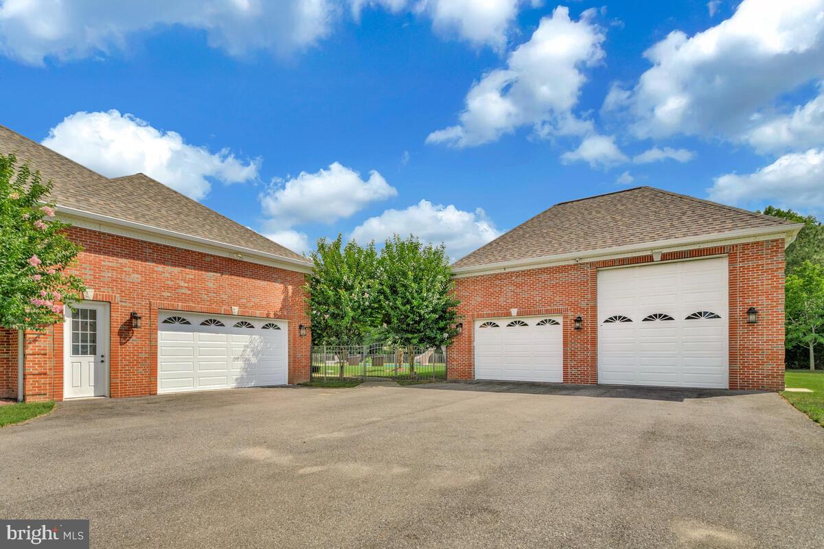 7421 SUGAR CANE COURT