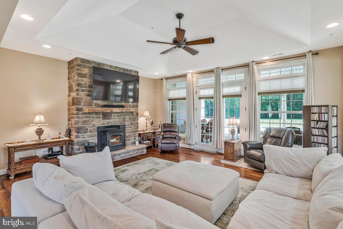 7421 SUGAR CANE COURT