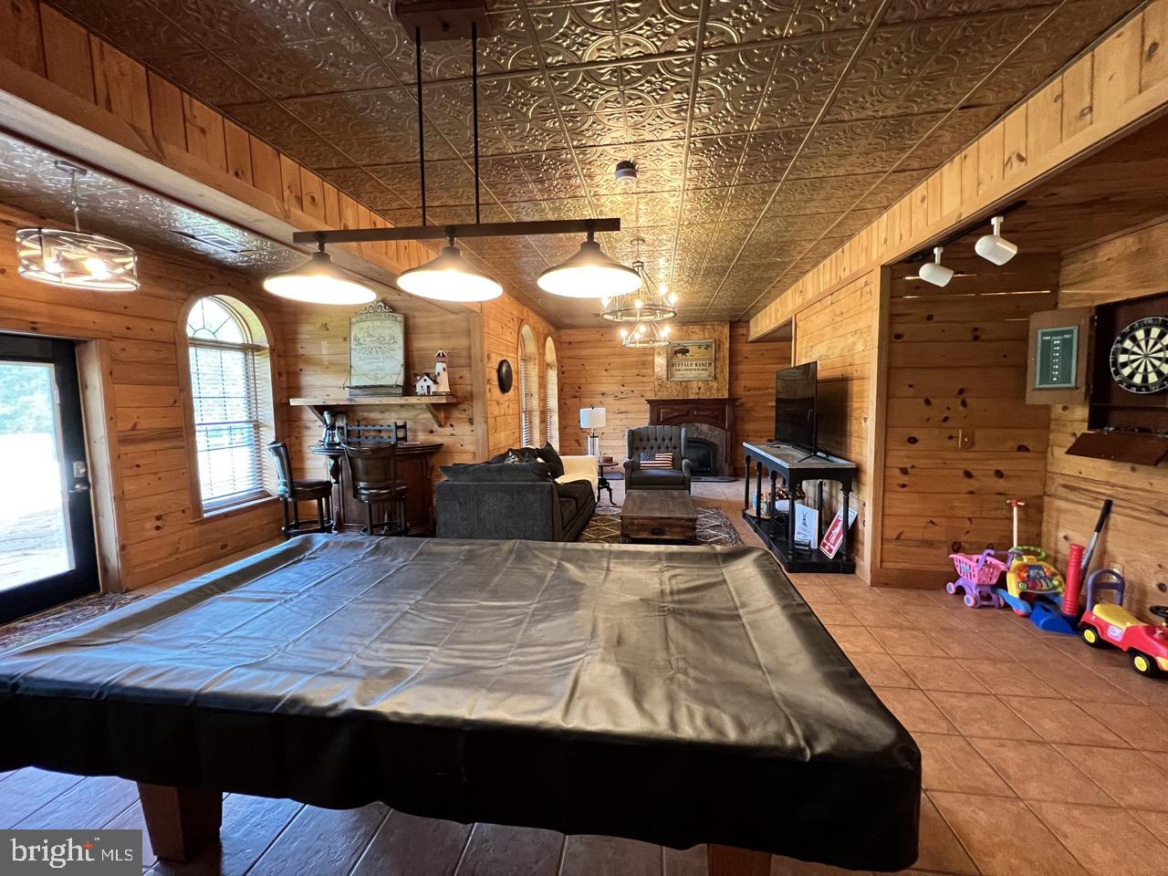 NONE UNRESTRICTED - Residential