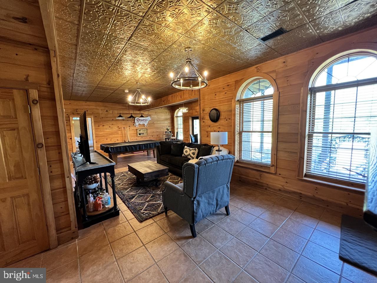 NONE UNRESTRICTED - Residential