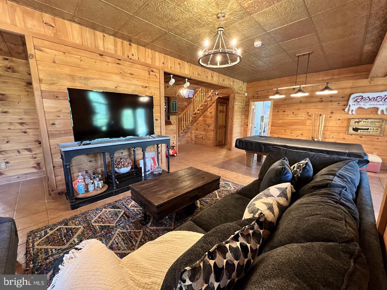 NONE UNRESTRICTED - Residential