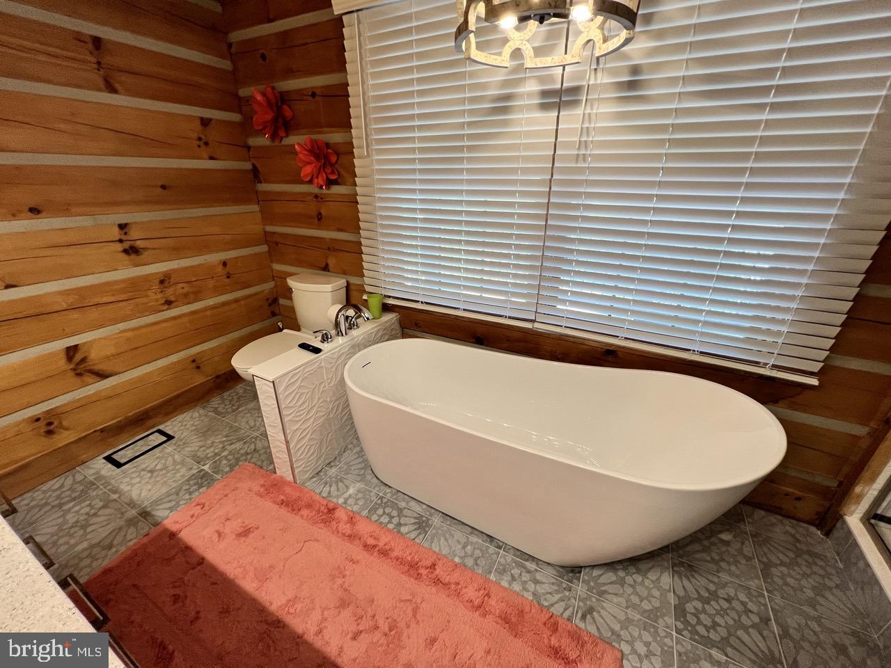 NONE UNRESTRICTED - Residential