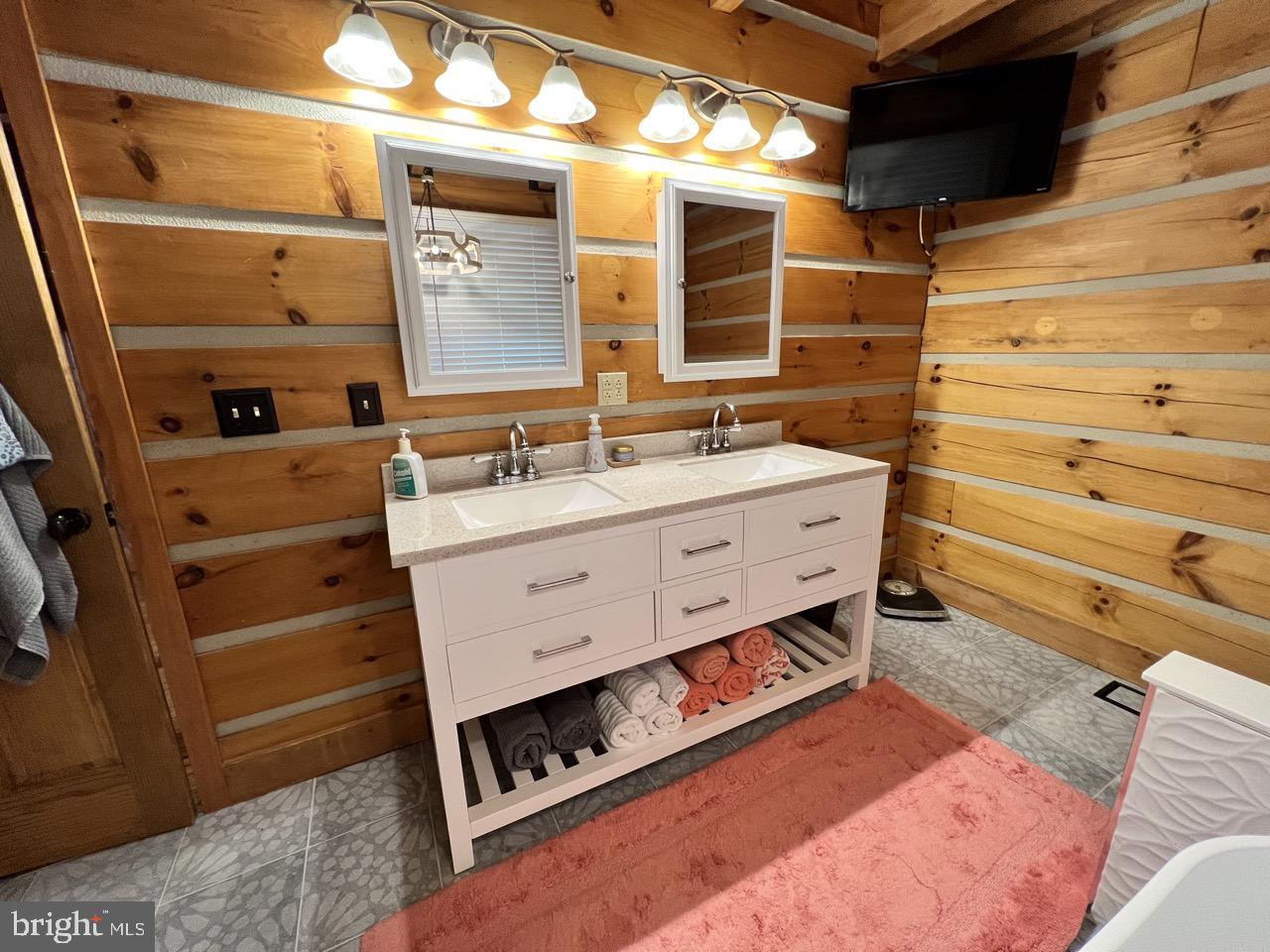 NONE UNRESTRICTED - Residential