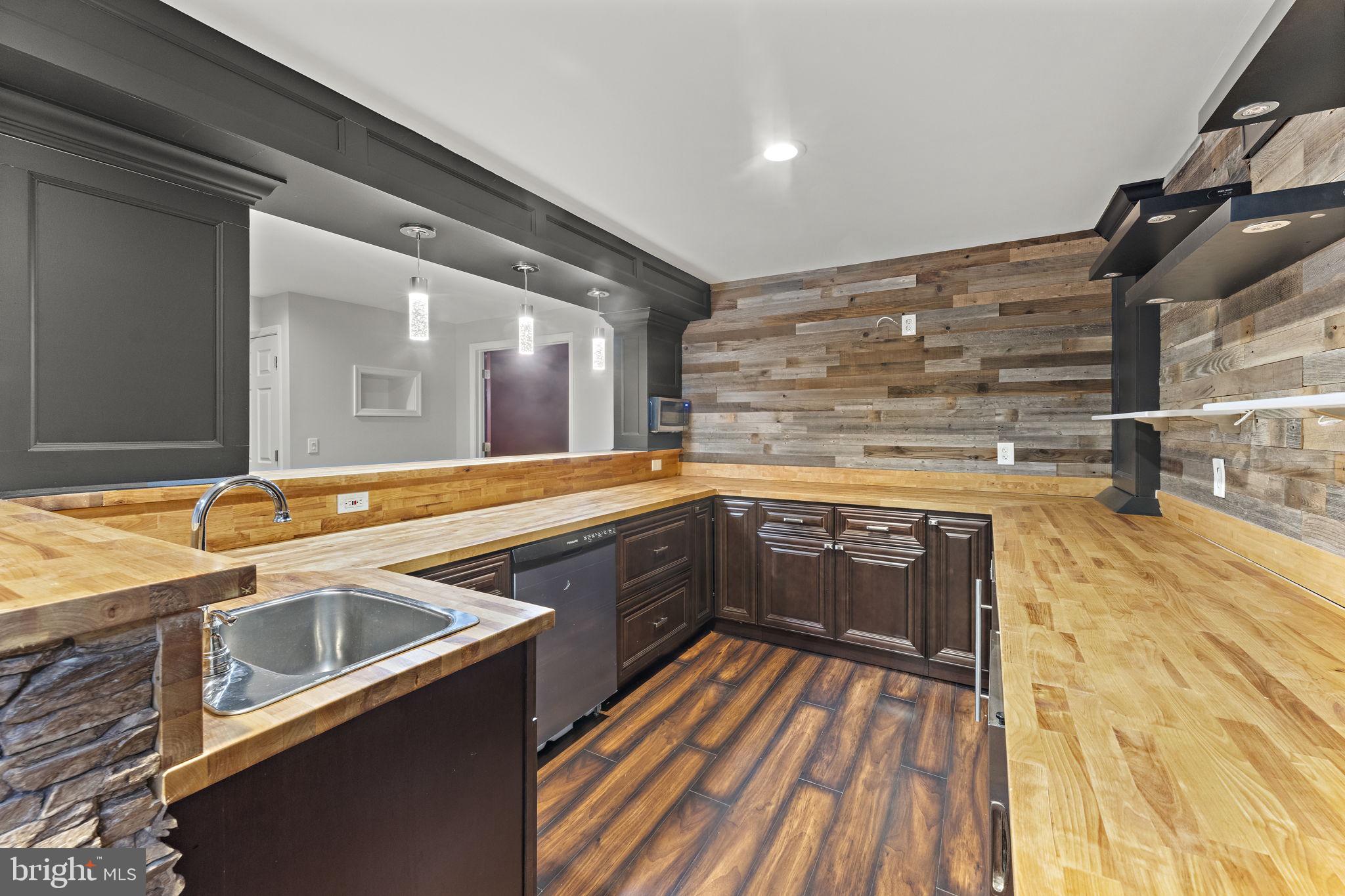 DOMINION VALLEY COUNTRY CLUB - Residential