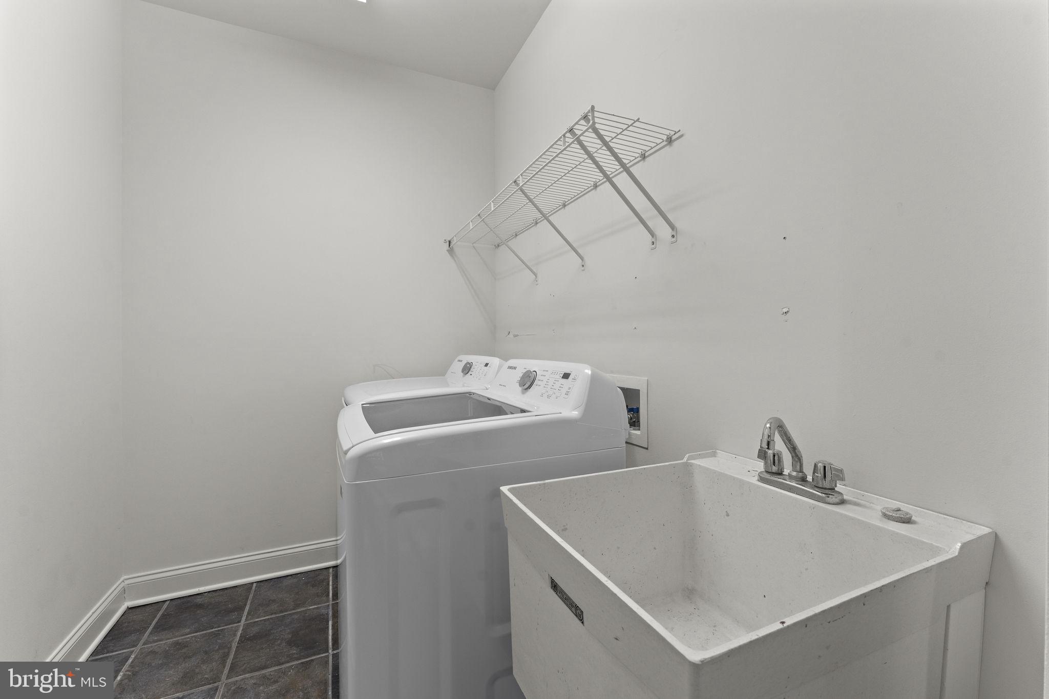 DOMINION VALLEY COUNTRY CLUB - Residential