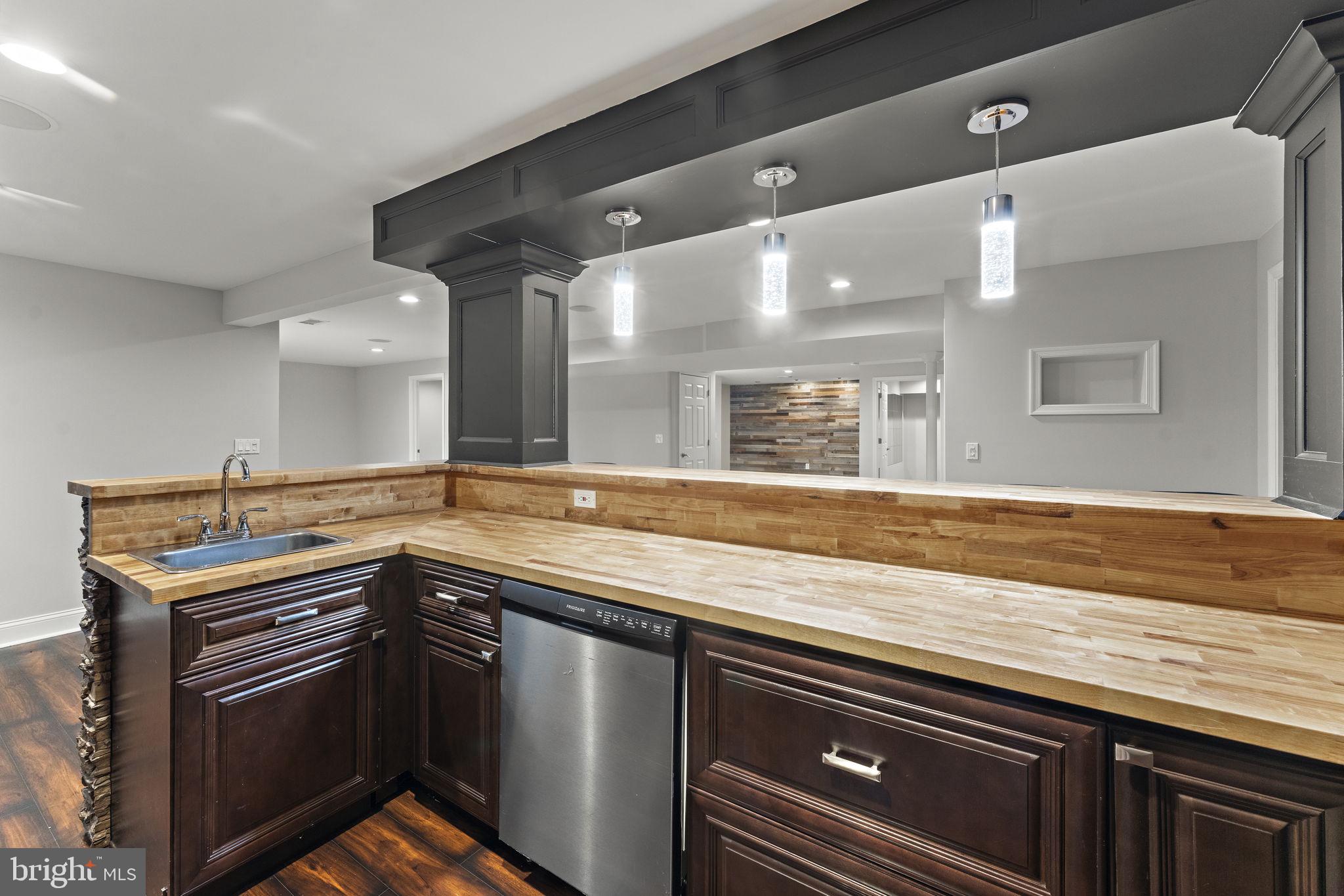 DOMINION VALLEY COUNTRY CLUB - Residential