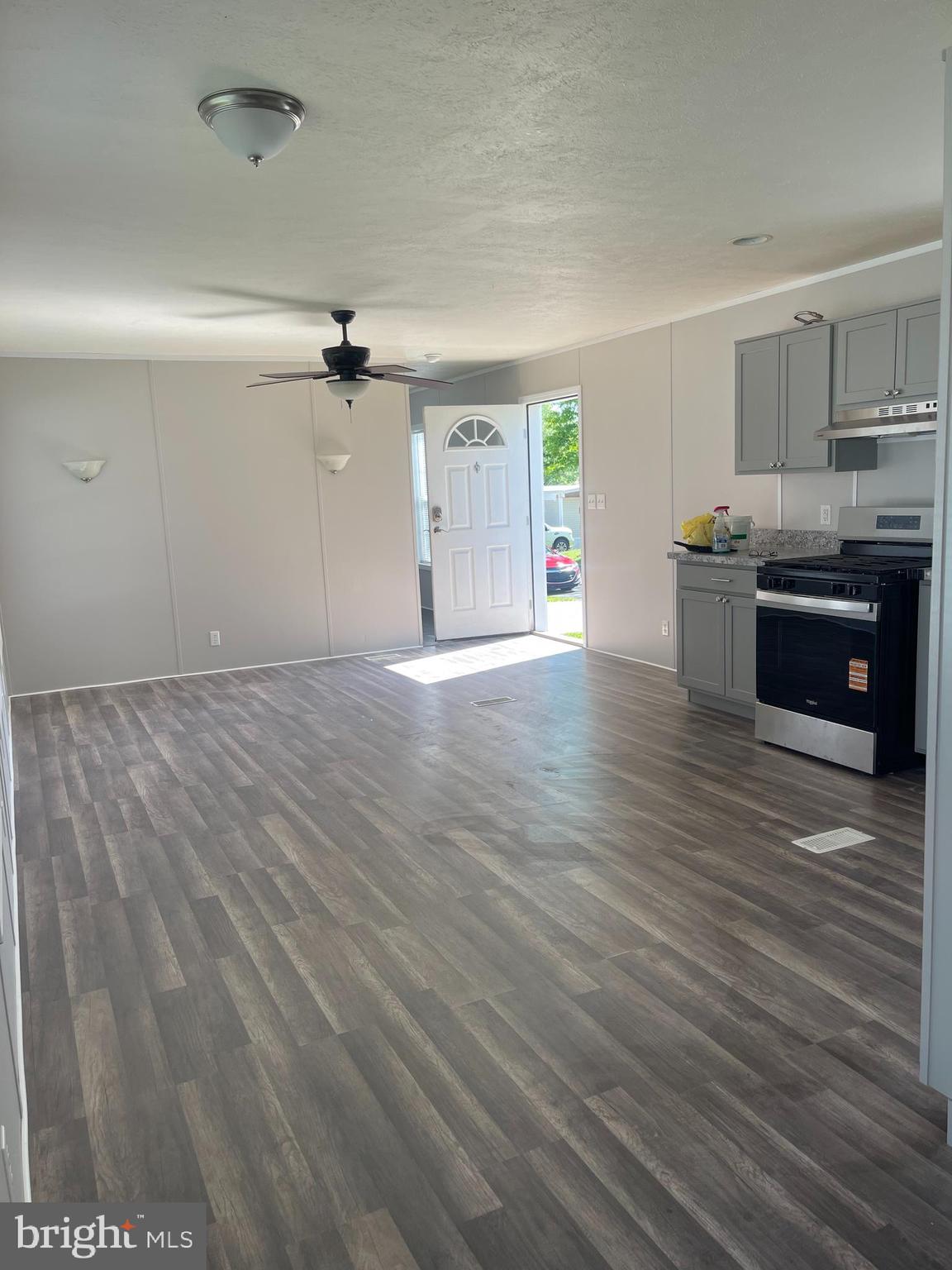 THUNDERBIRD ESTATES - Residential