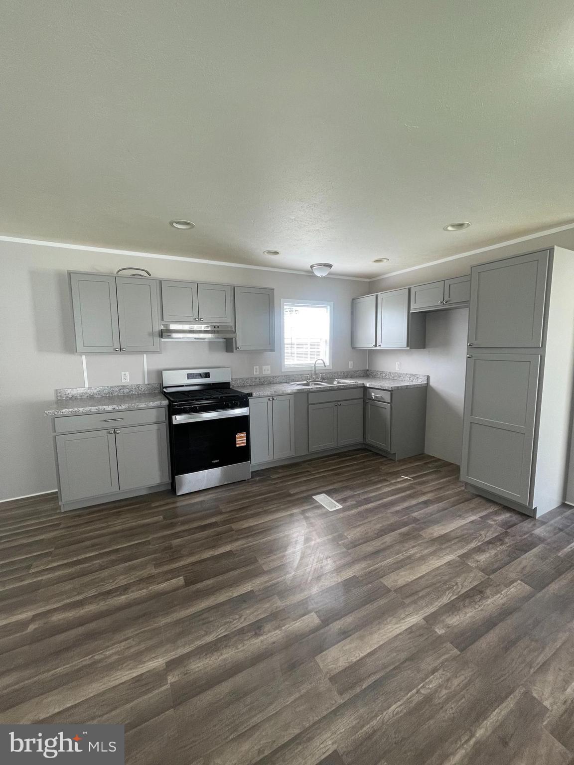 THUNDERBIRD ESTATES - Residential