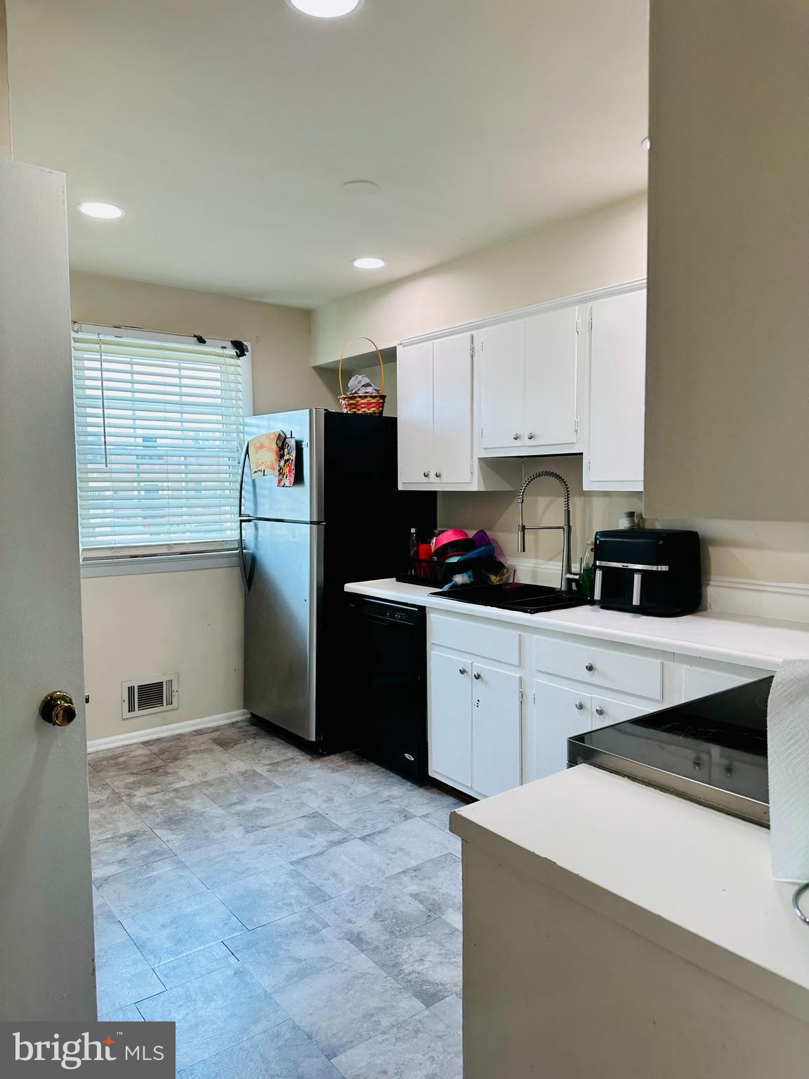 ANDREWS VILLAGE CONDOMIN - Residential