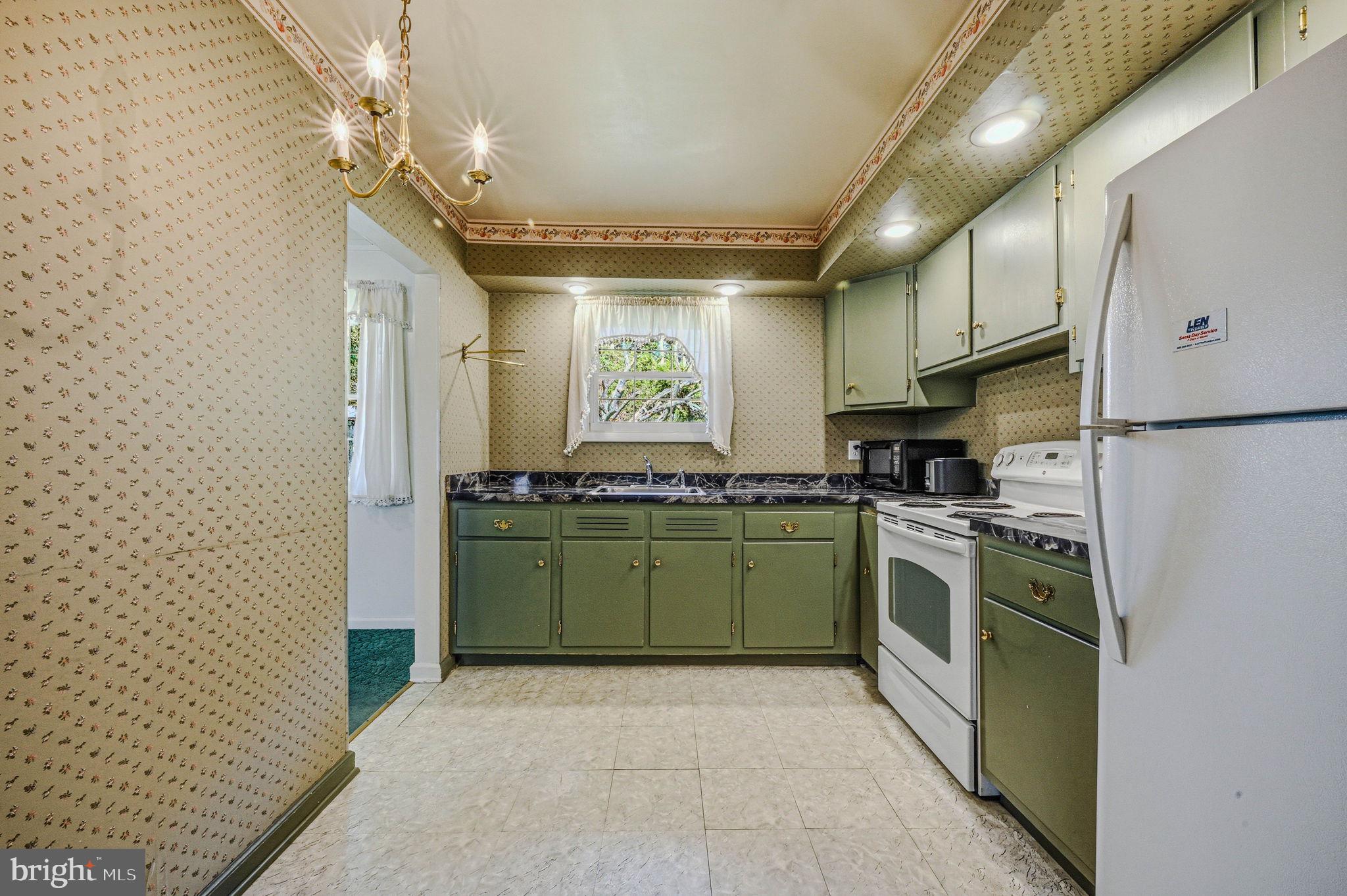 ASHBOURNE HILLS - Residential