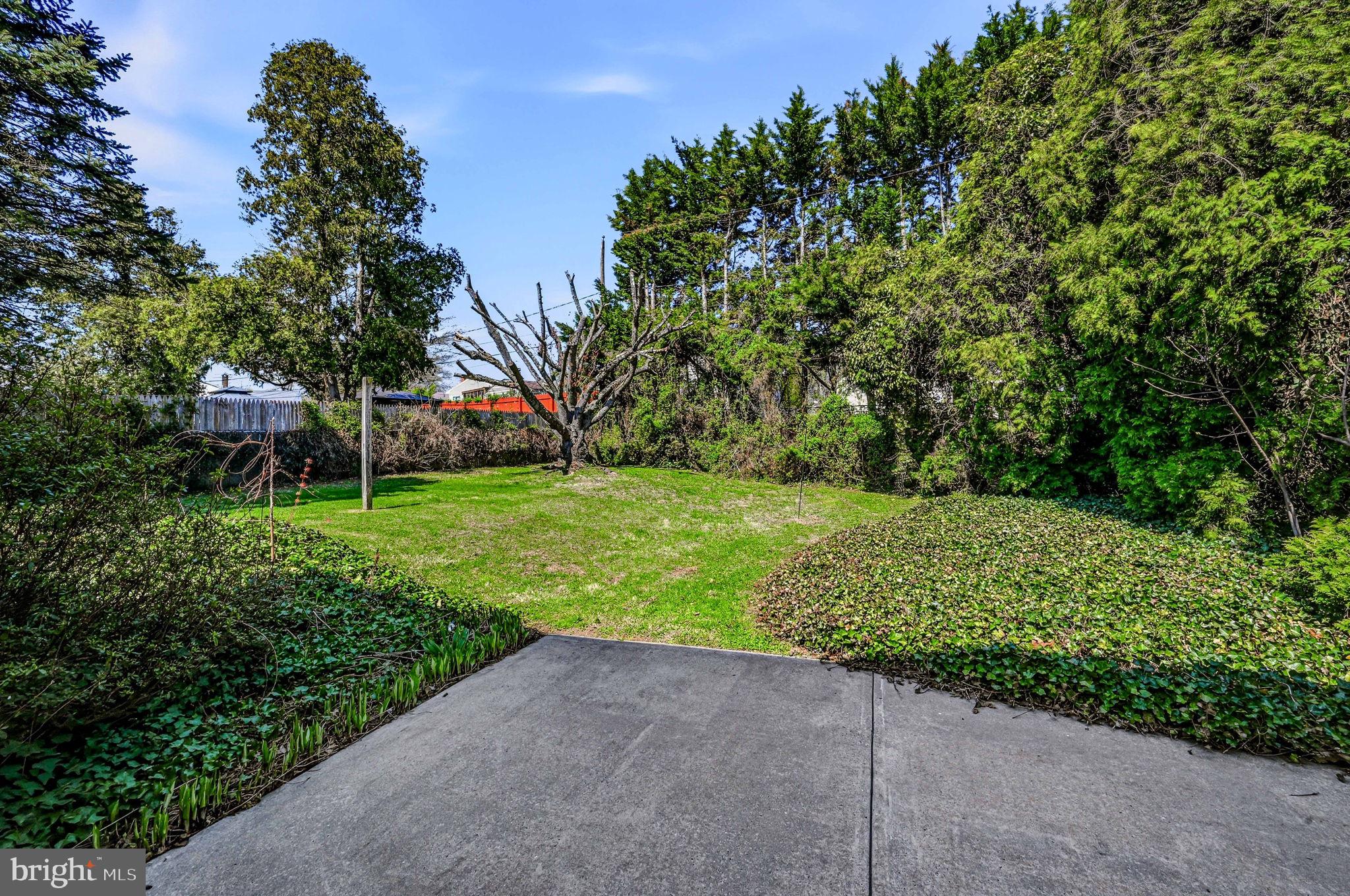 ASHBOURNE HILLS - Residential