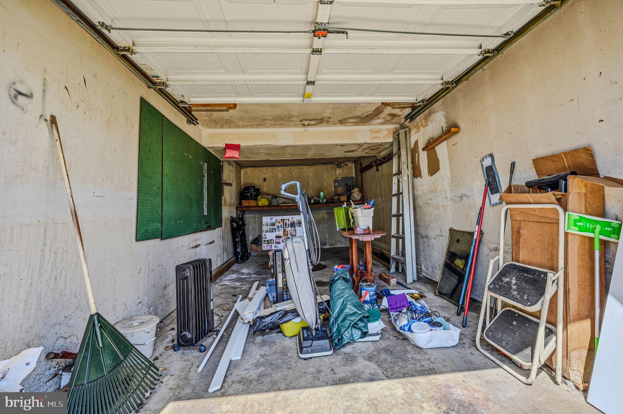 ASHBOURNE HILLS - Residential