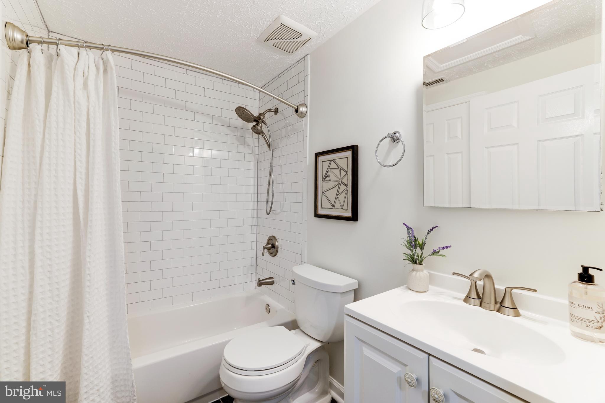 WHISPERHILL - Residential