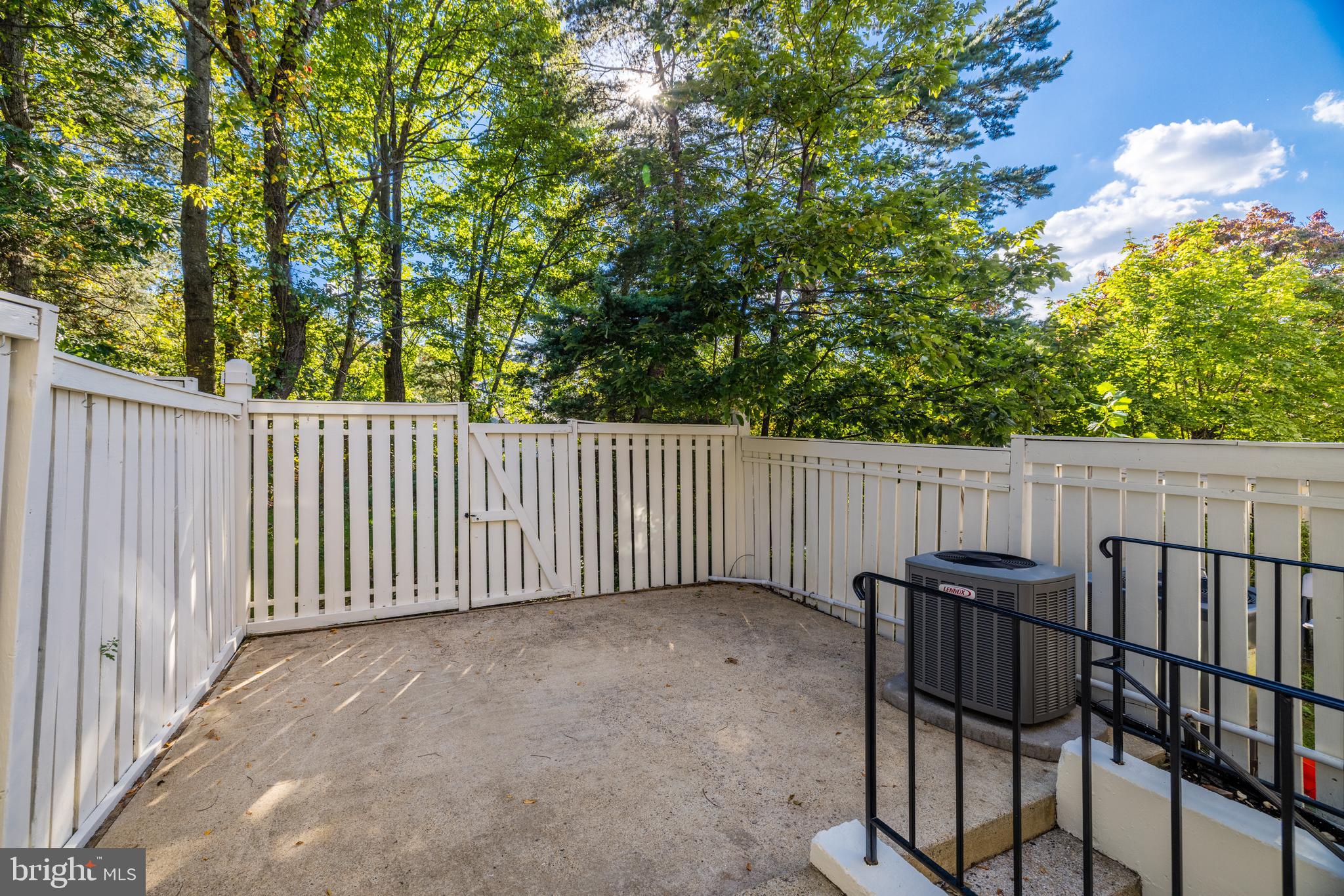 WHISPERHILL - Residential