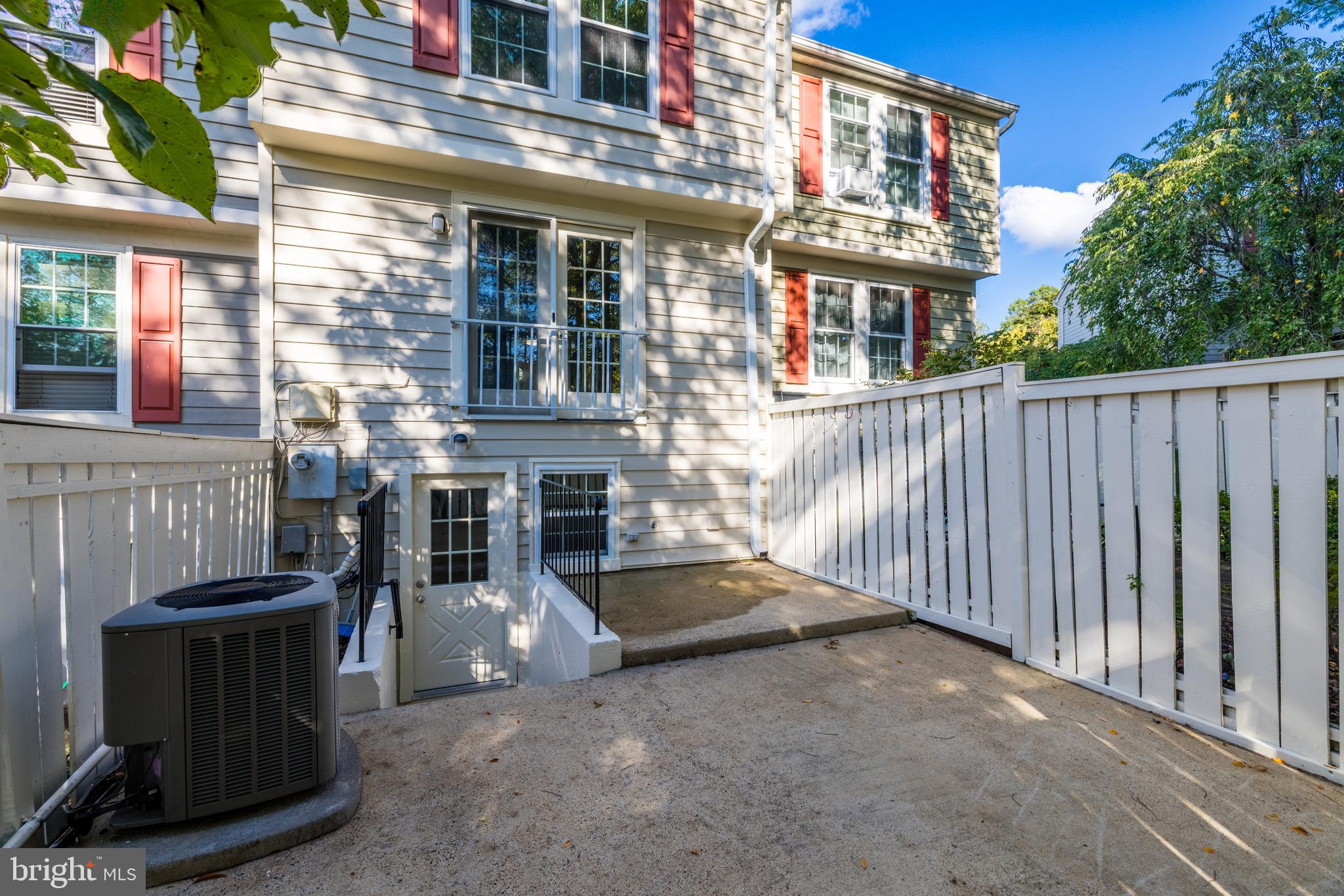 WHISPERHILL - Residential