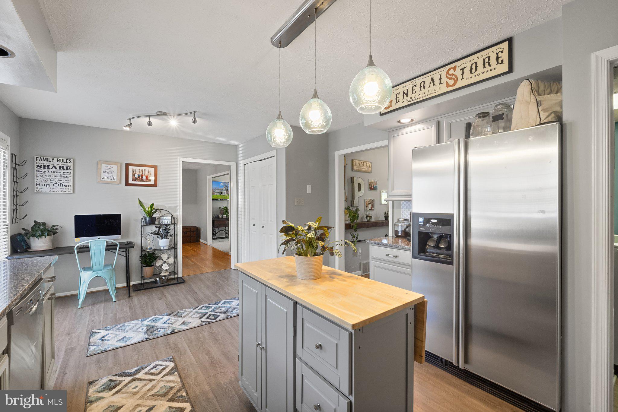 LAKE HOLIDAY ESTATES - Residential