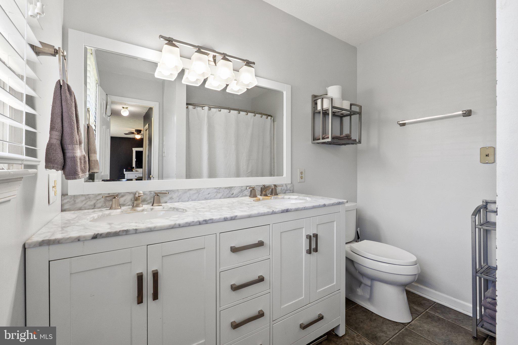 LAKE HOLIDAY ESTATES - Residential