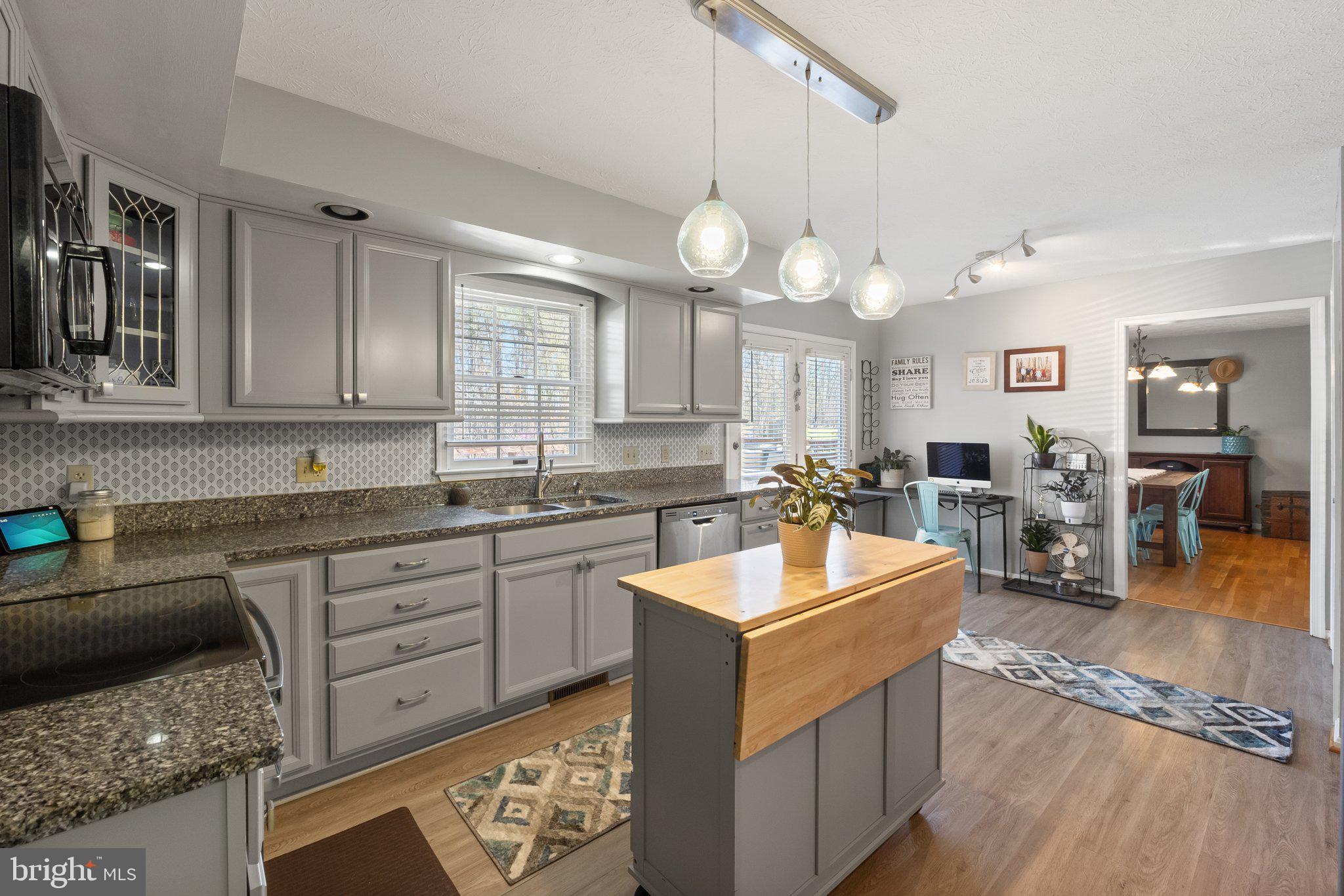 LAKE HOLIDAY ESTATES - Residential