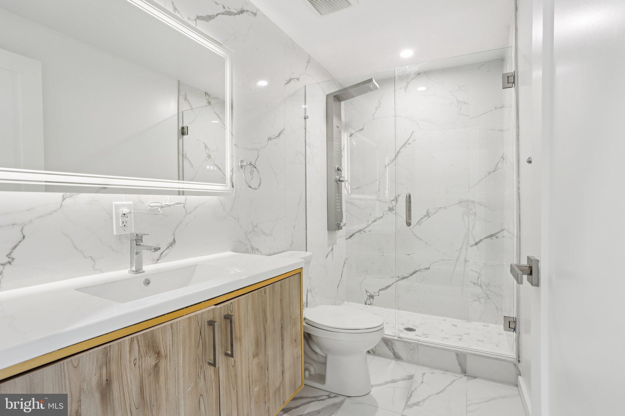 CENTER CITY - Residential Lease