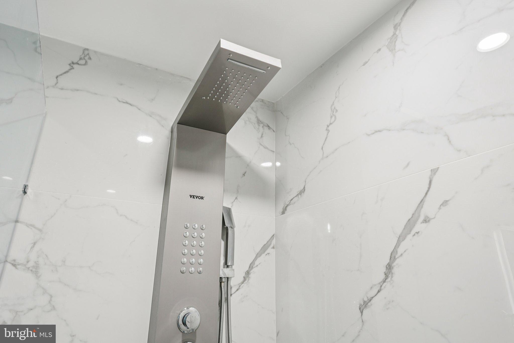 CENTER CITY - Residential Lease