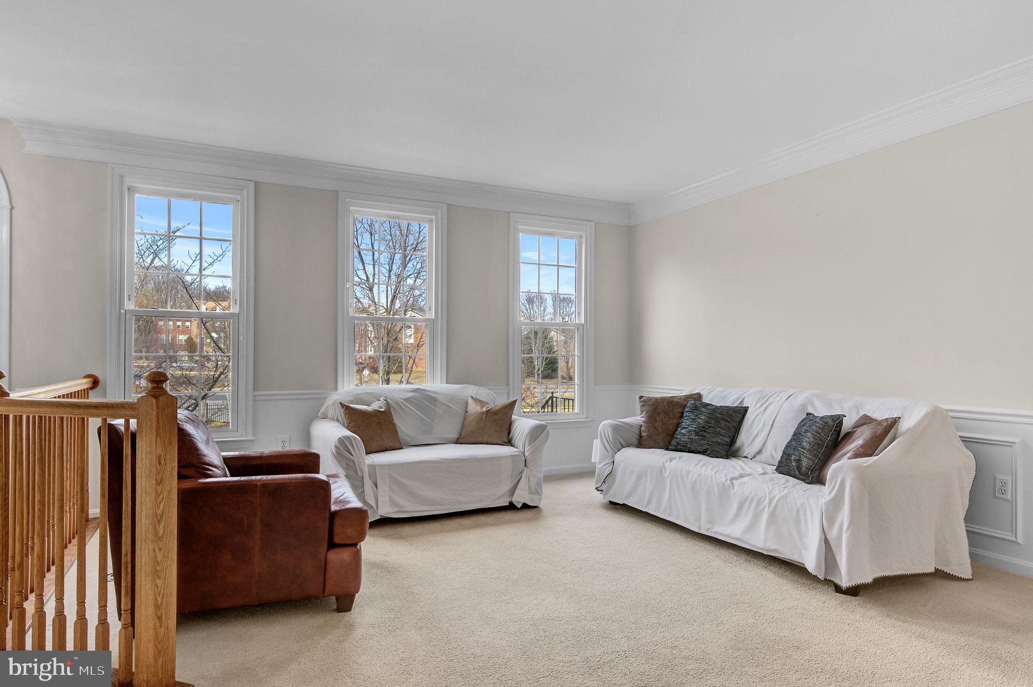 7693 LAVENHAM LANDING