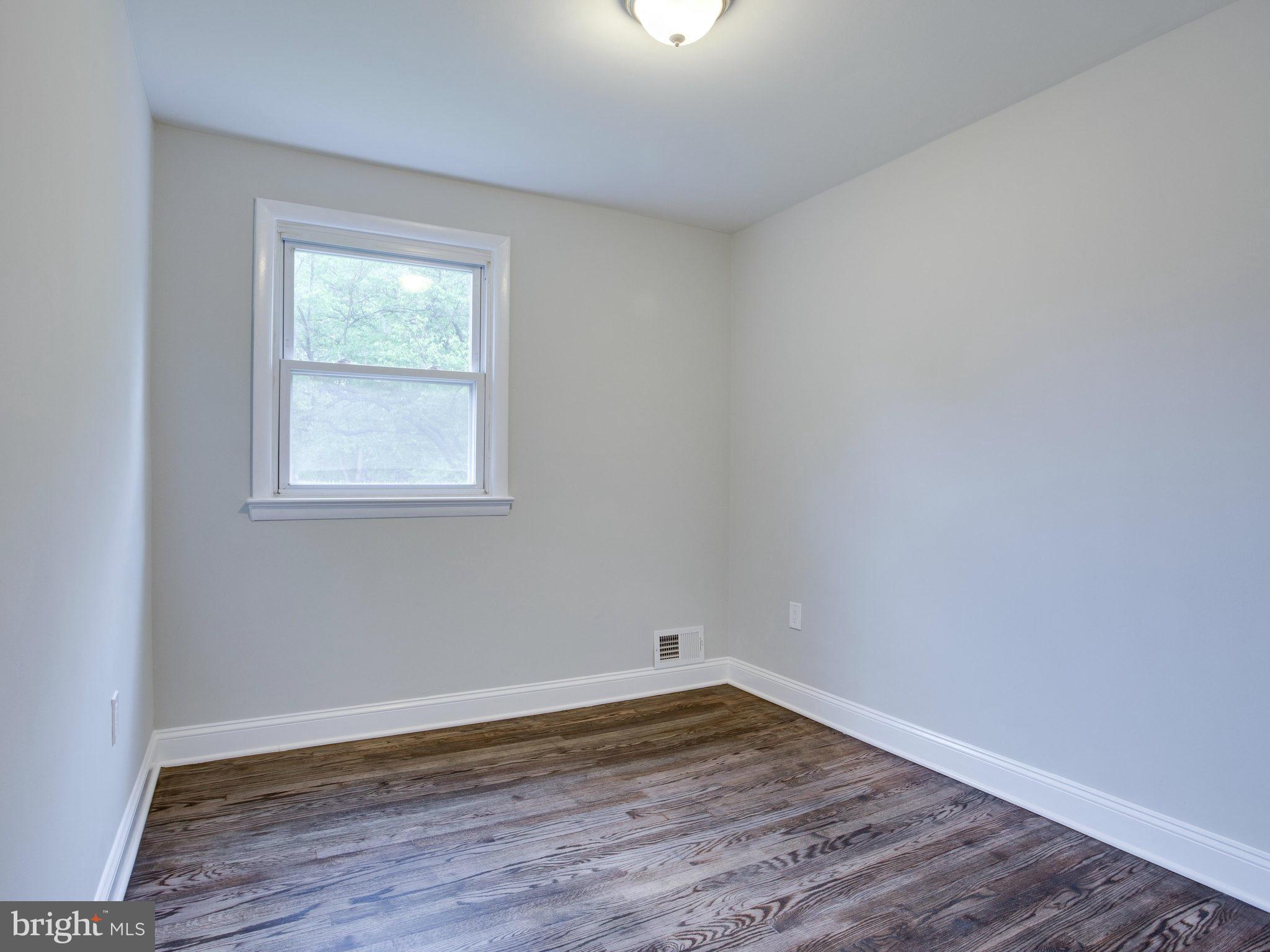 CRESTVIEW MANOR - Residential