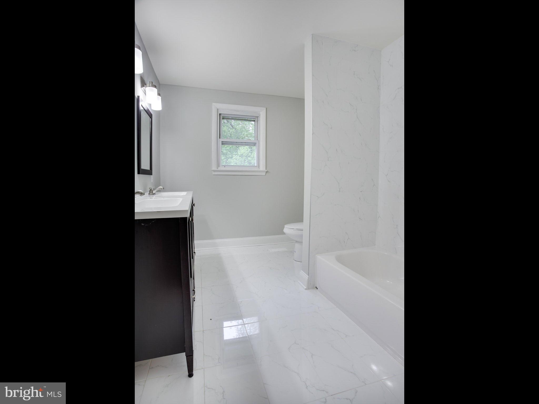 CRESTVIEW MANOR - Residential