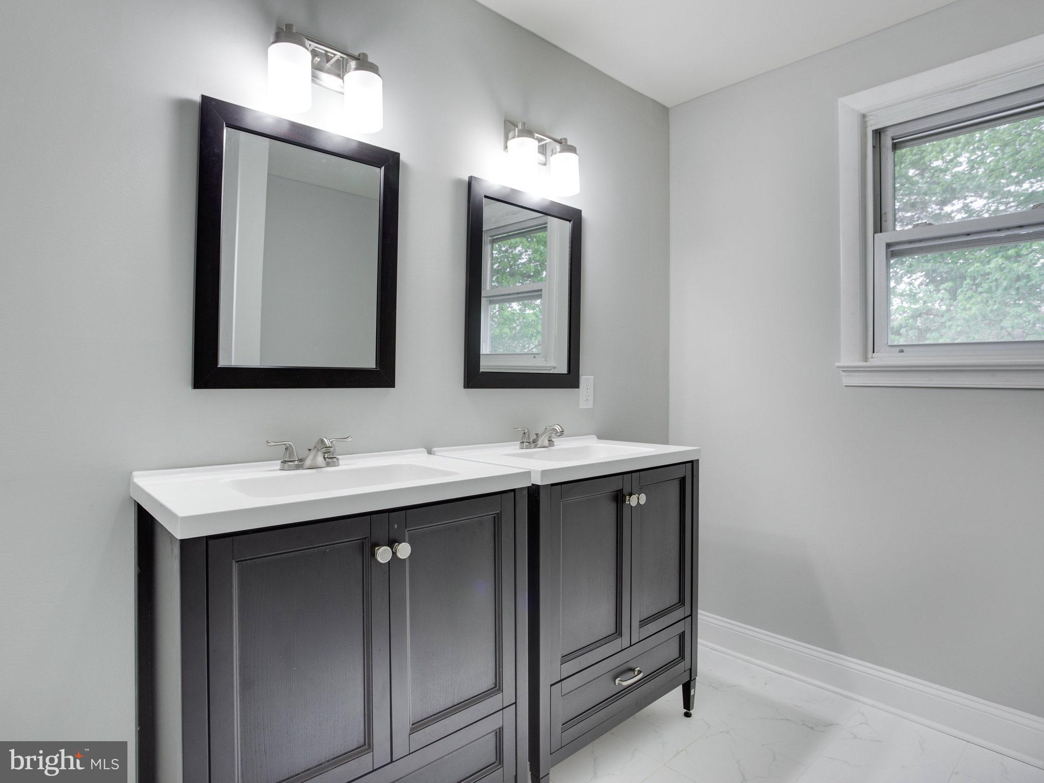 CRESTVIEW MANOR - Residential