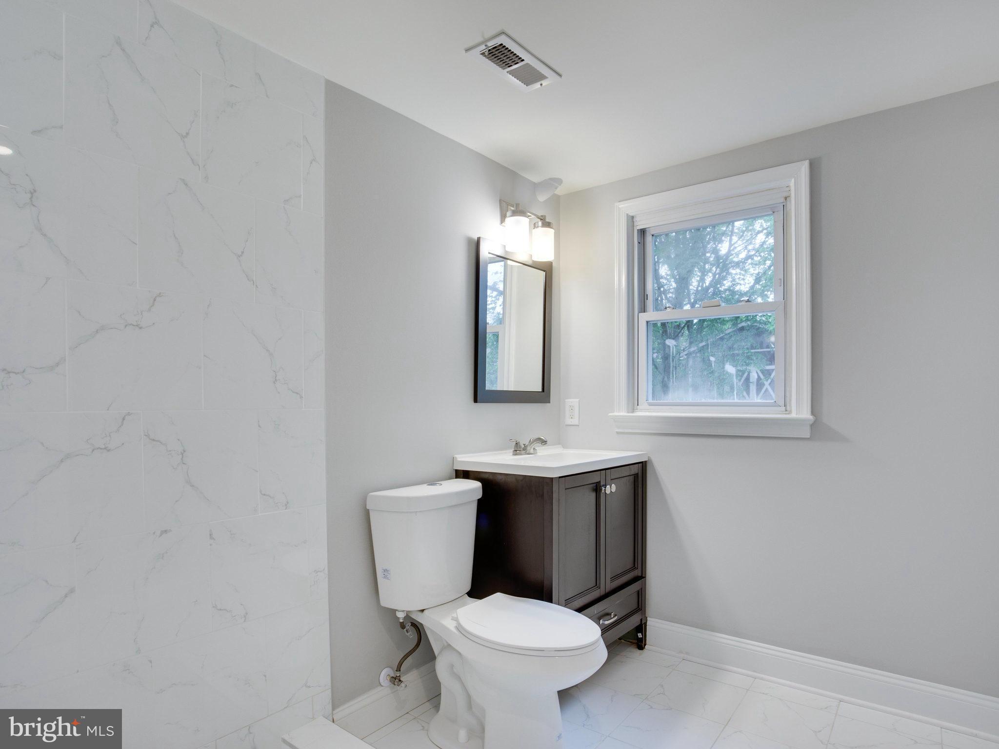 CRESTVIEW MANOR - Residential