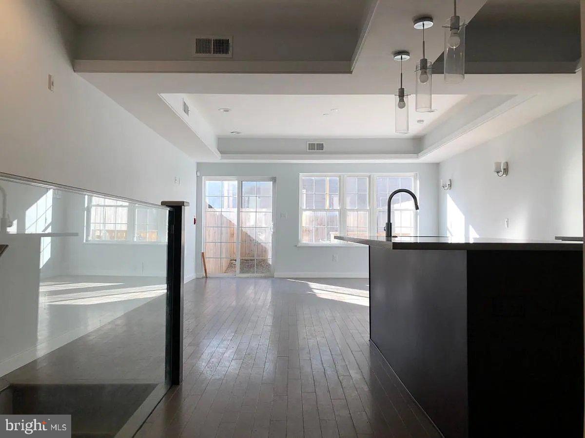 OLDE KENSINGTON - Residential Income