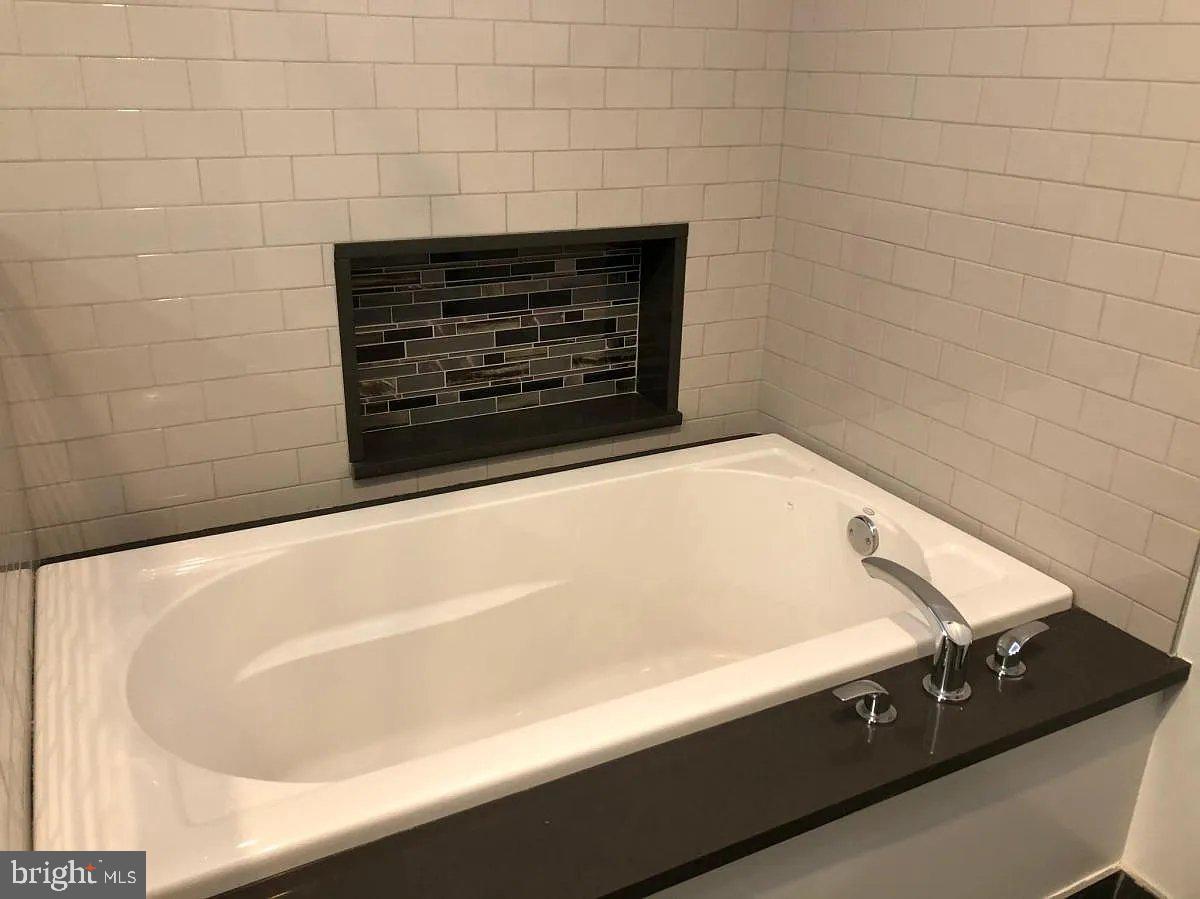 OLDE KENSINGTON - Residential Income