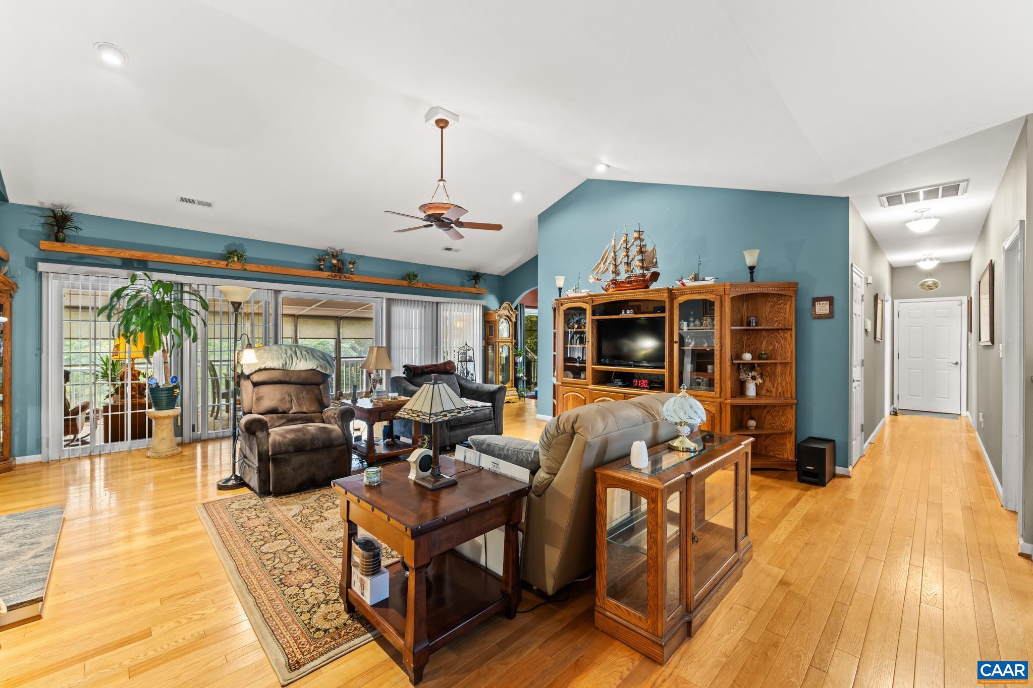 LAKE MONTICELLO - Residential