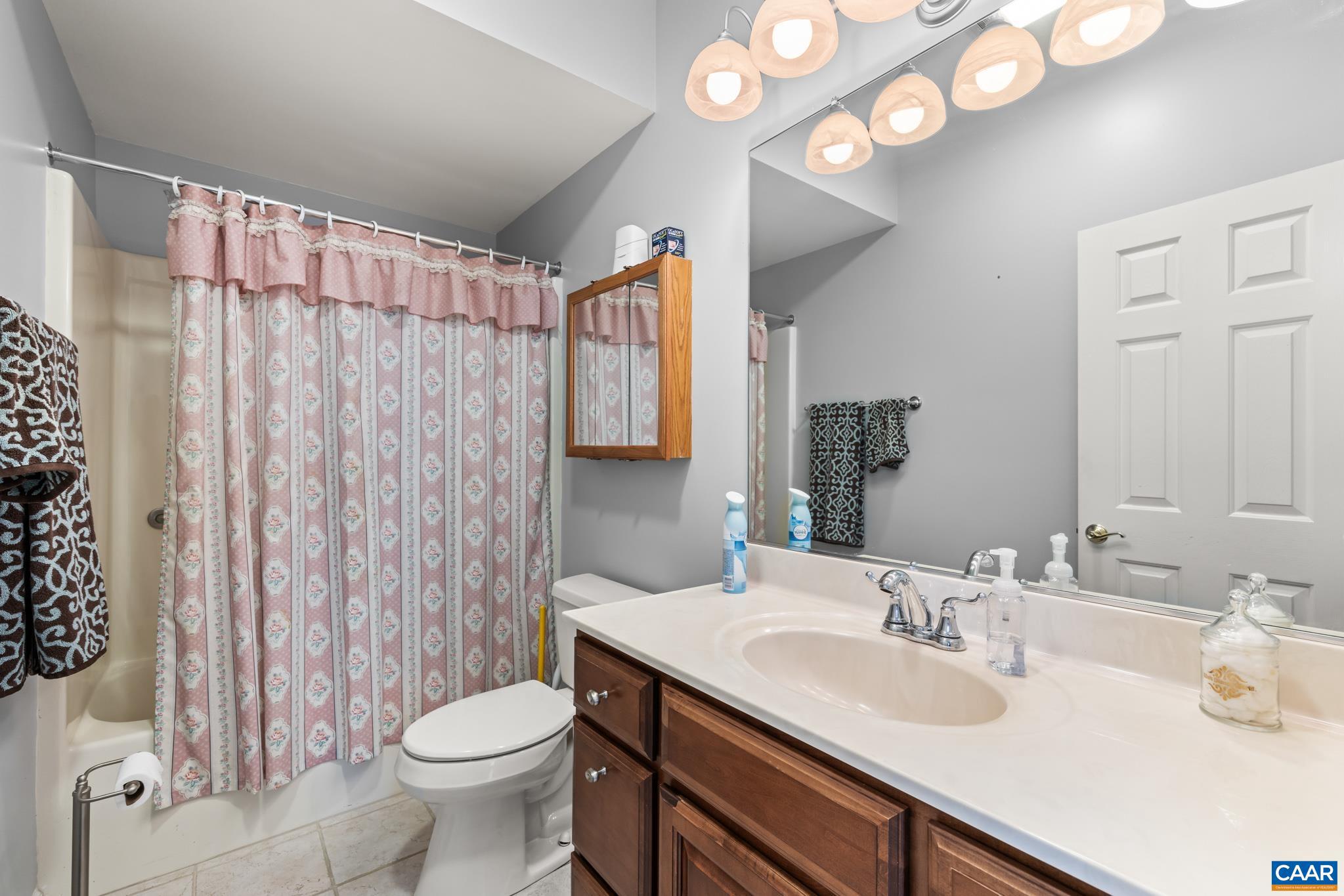 LAKE MONTICELLO - Residential