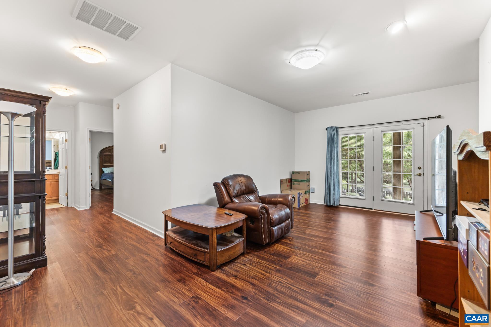 LAKE MONTICELLO - Residential