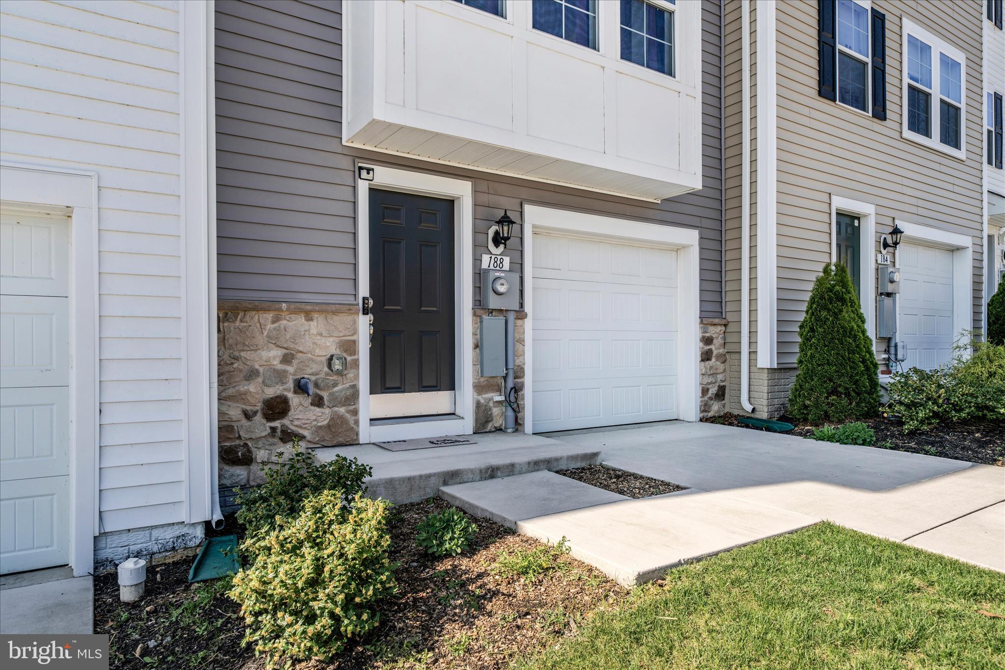 TOWNES AT TATE MANOR - Residential