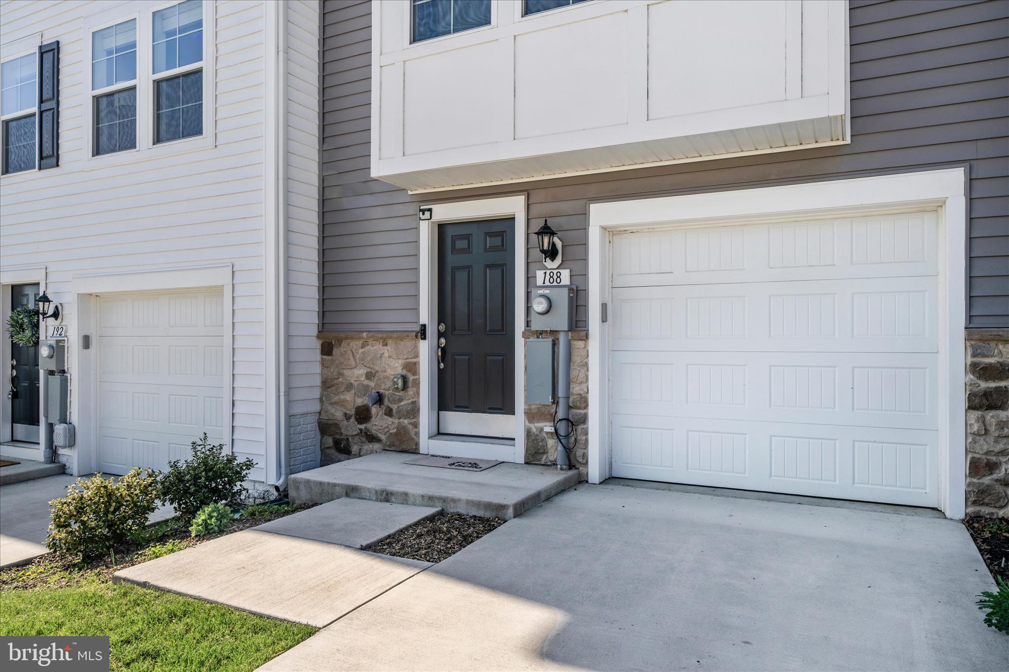 TOWNES AT TATE MANOR - Residential