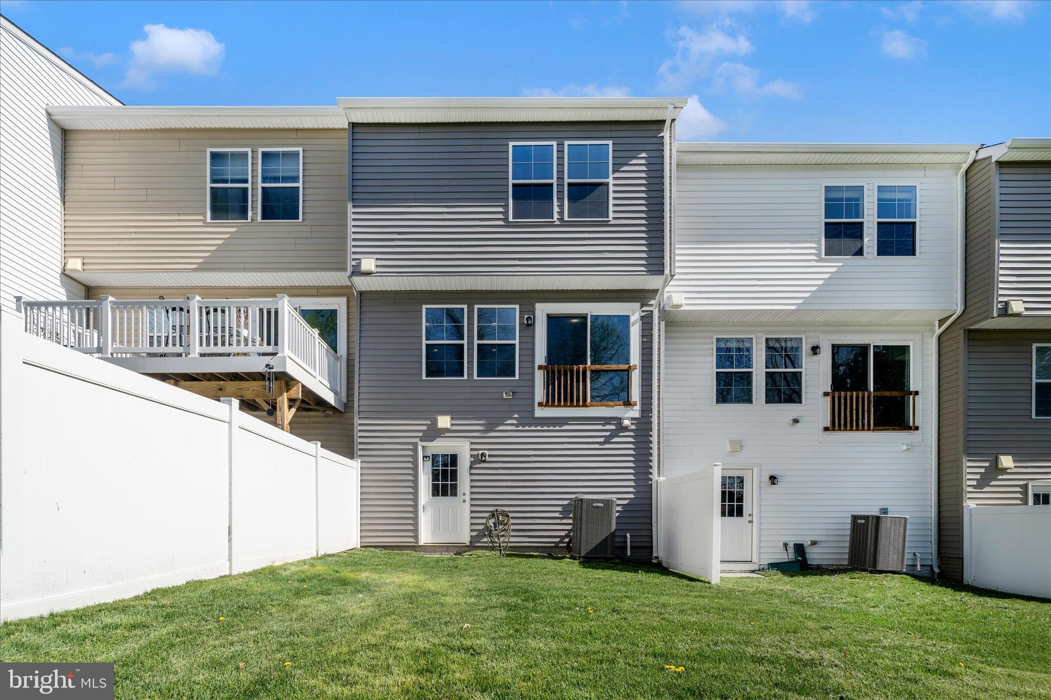 TOWNES AT TATE MANOR - Residential