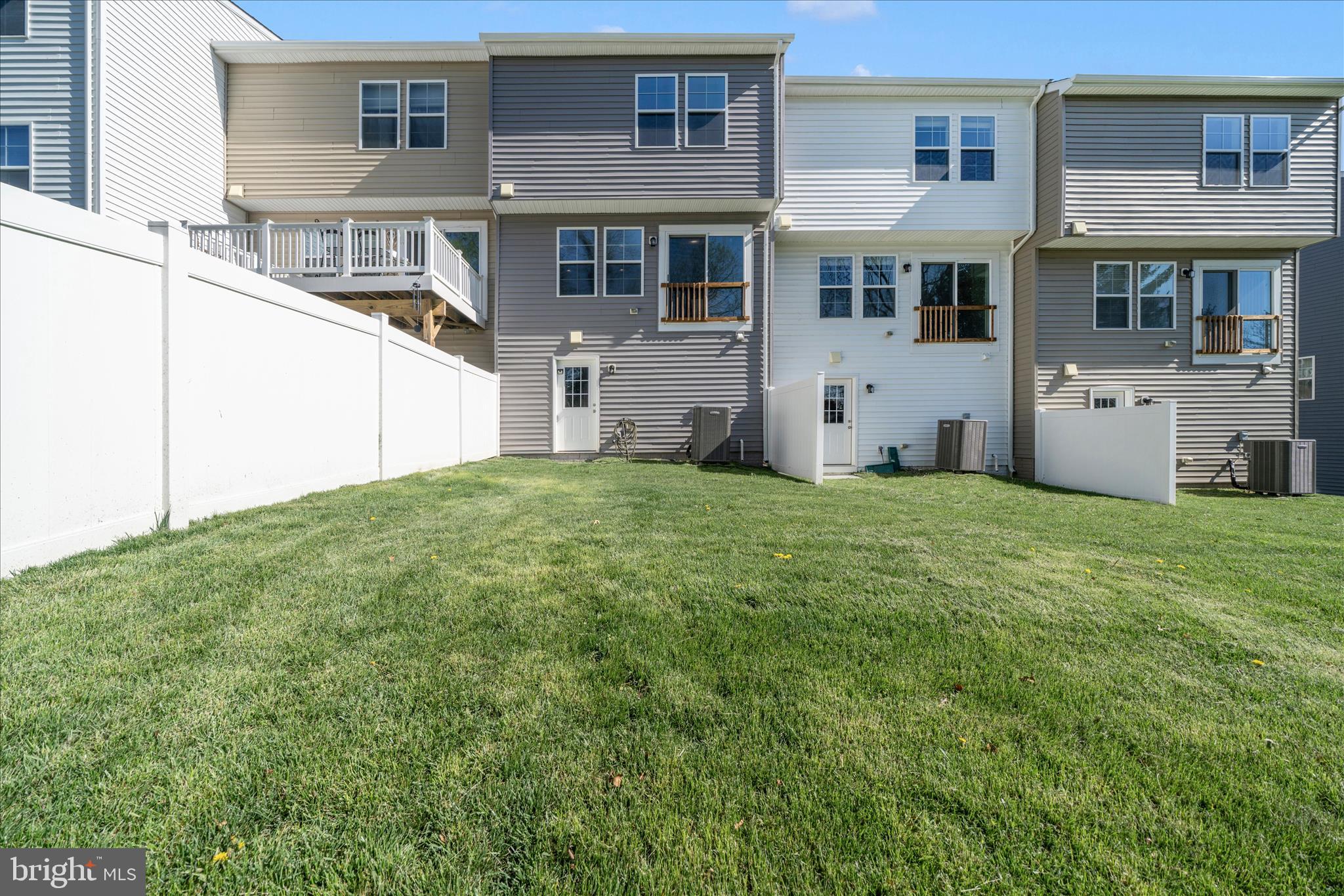 TOWNES AT TATE MANOR - Residential