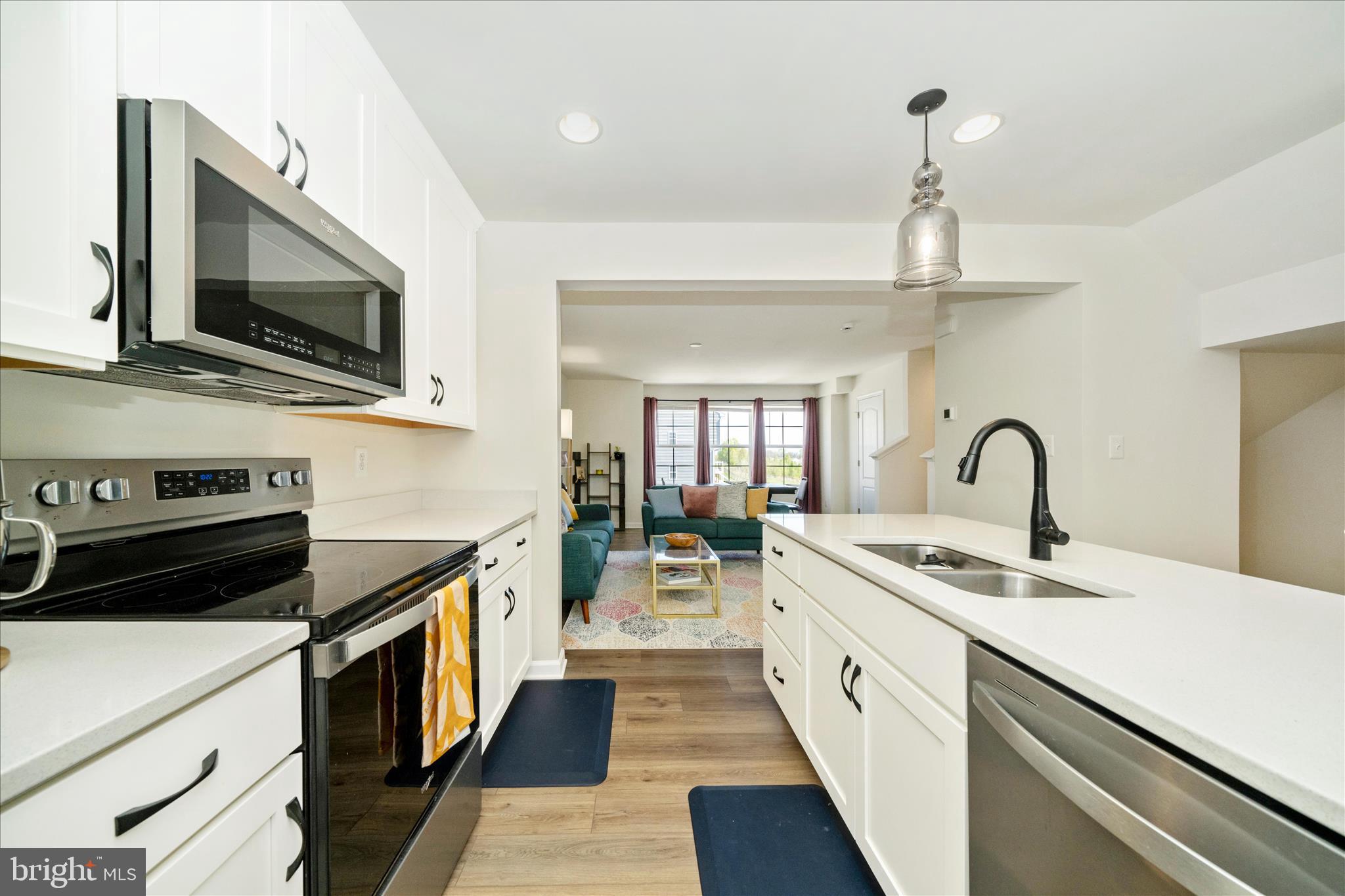 TOWNES AT TATE MANOR - Residential