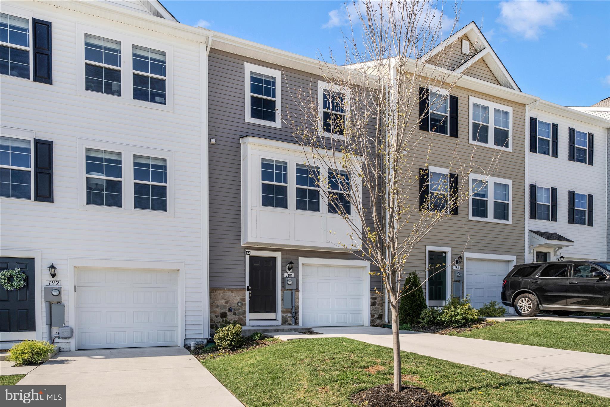 TOWNES AT TATE MANOR - Residential
