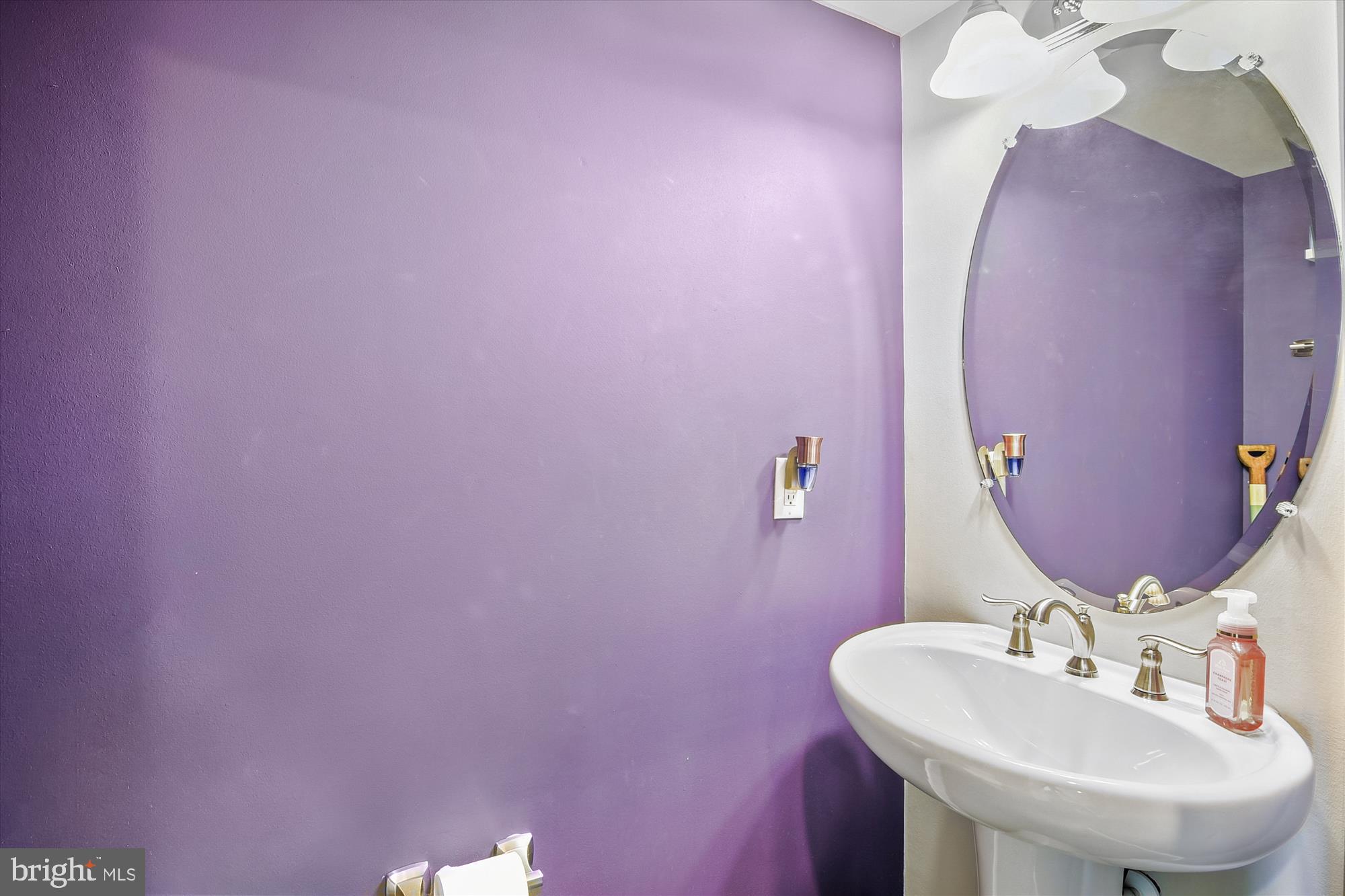 ADMIRALS SQUARE - Residential