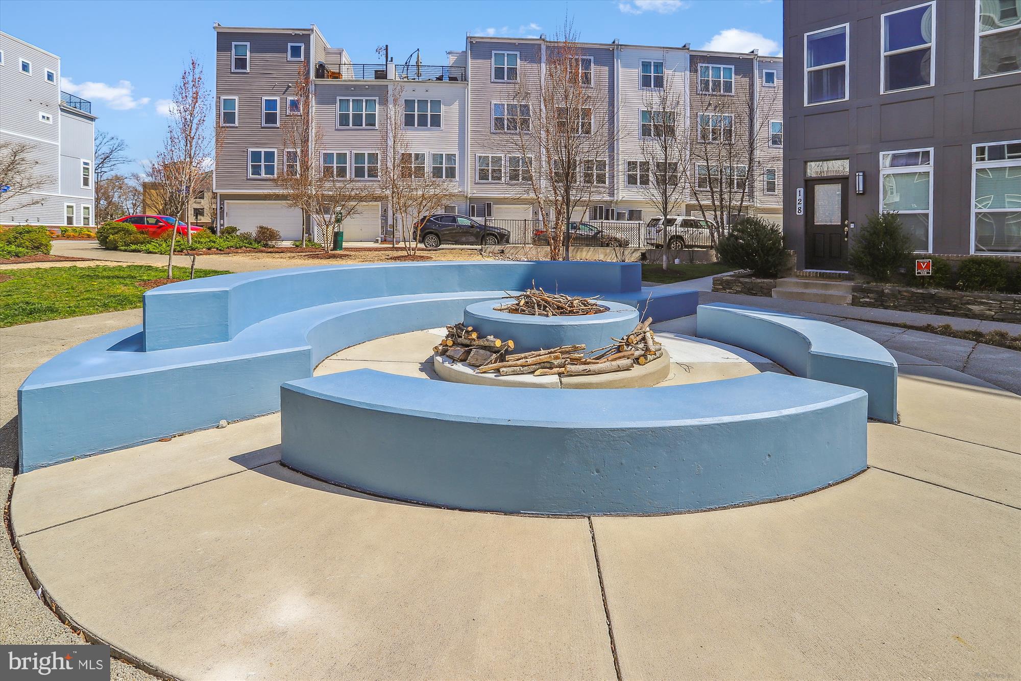 ADMIRALS SQUARE - Residential