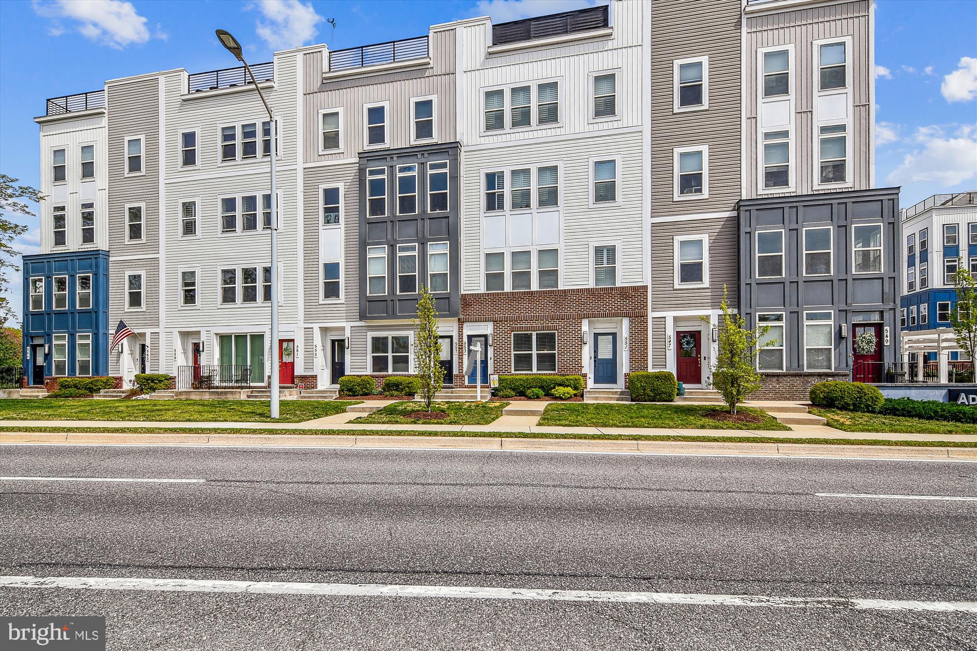 ADMIRALS SQUARE - Residential