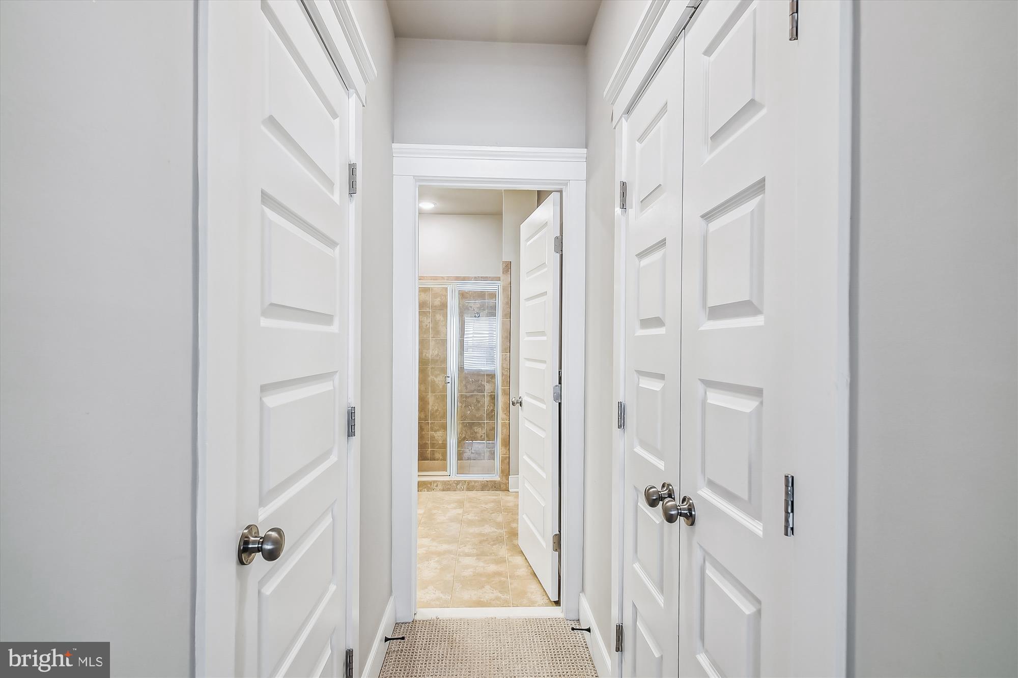 ADMIRALS SQUARE - Residential