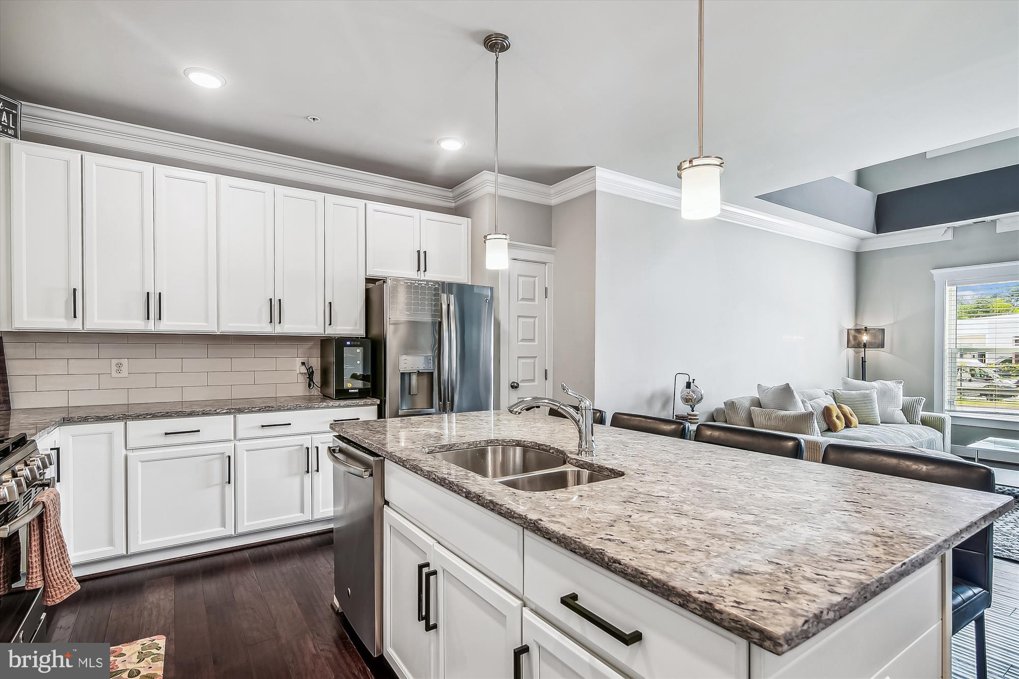 ADMIRALS SQUARE - Residential