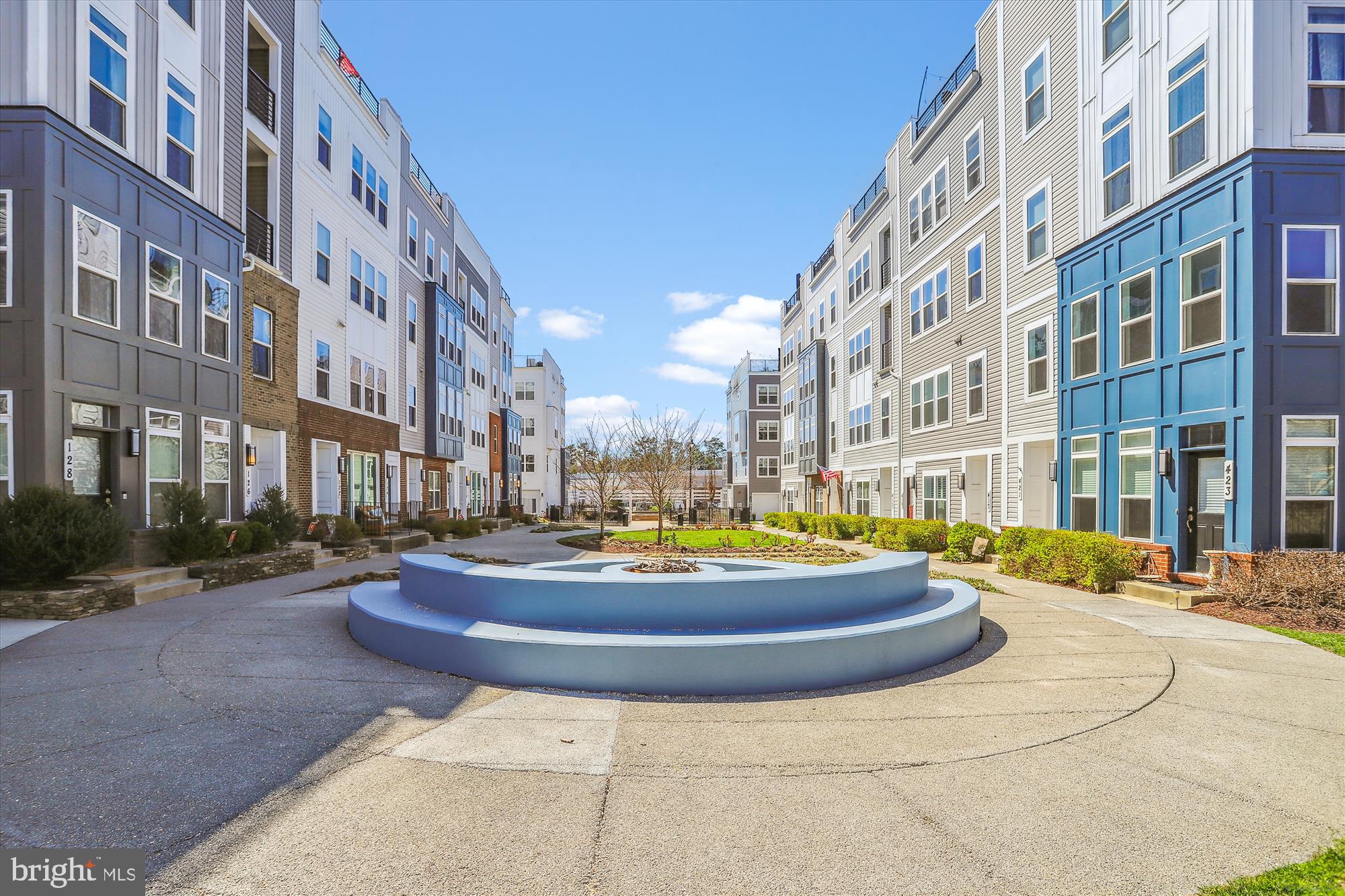 ADMIRALS SQUARE - Residential