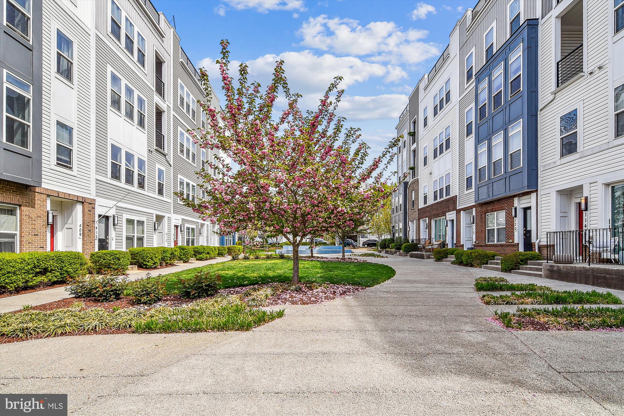 ADMIRALS SQUARE - Residential