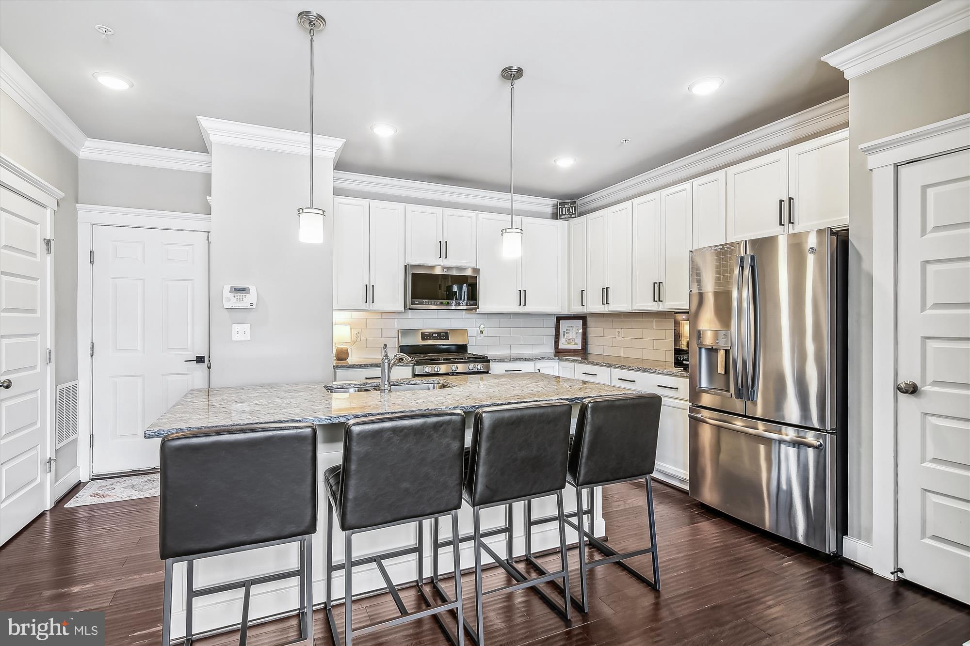 ADMIRALS SQUARE - Residential