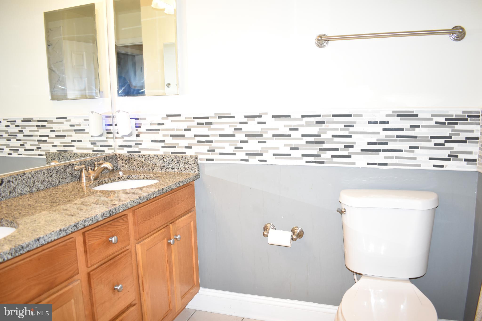 CAMDEN CROSSING - Residential Lease