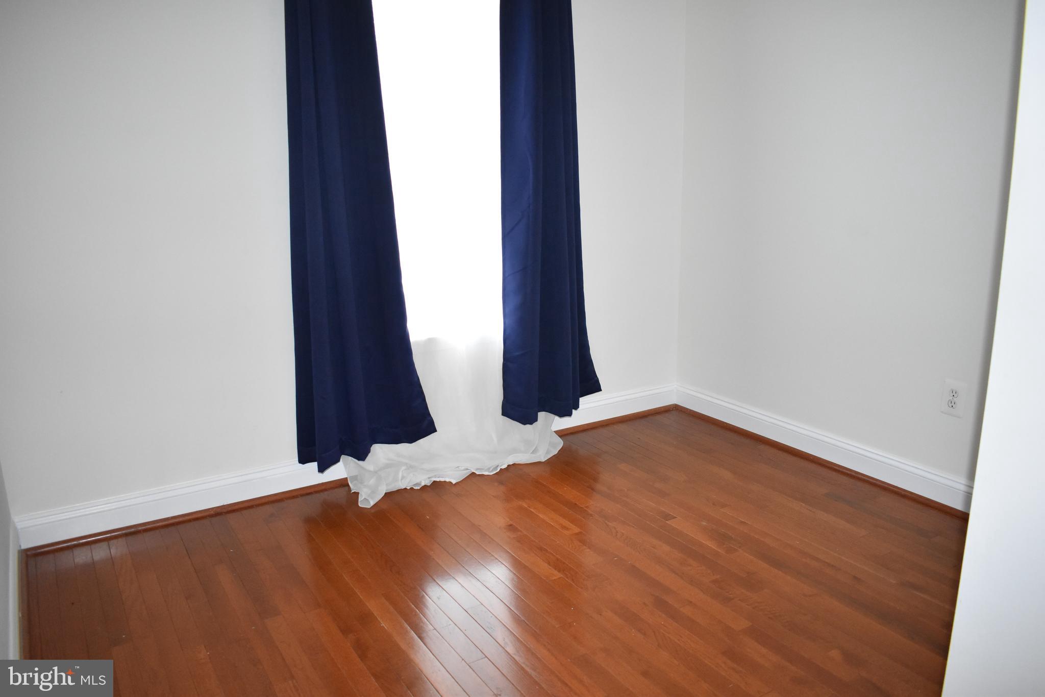 CAMDEN CROSSING - Residential Lease